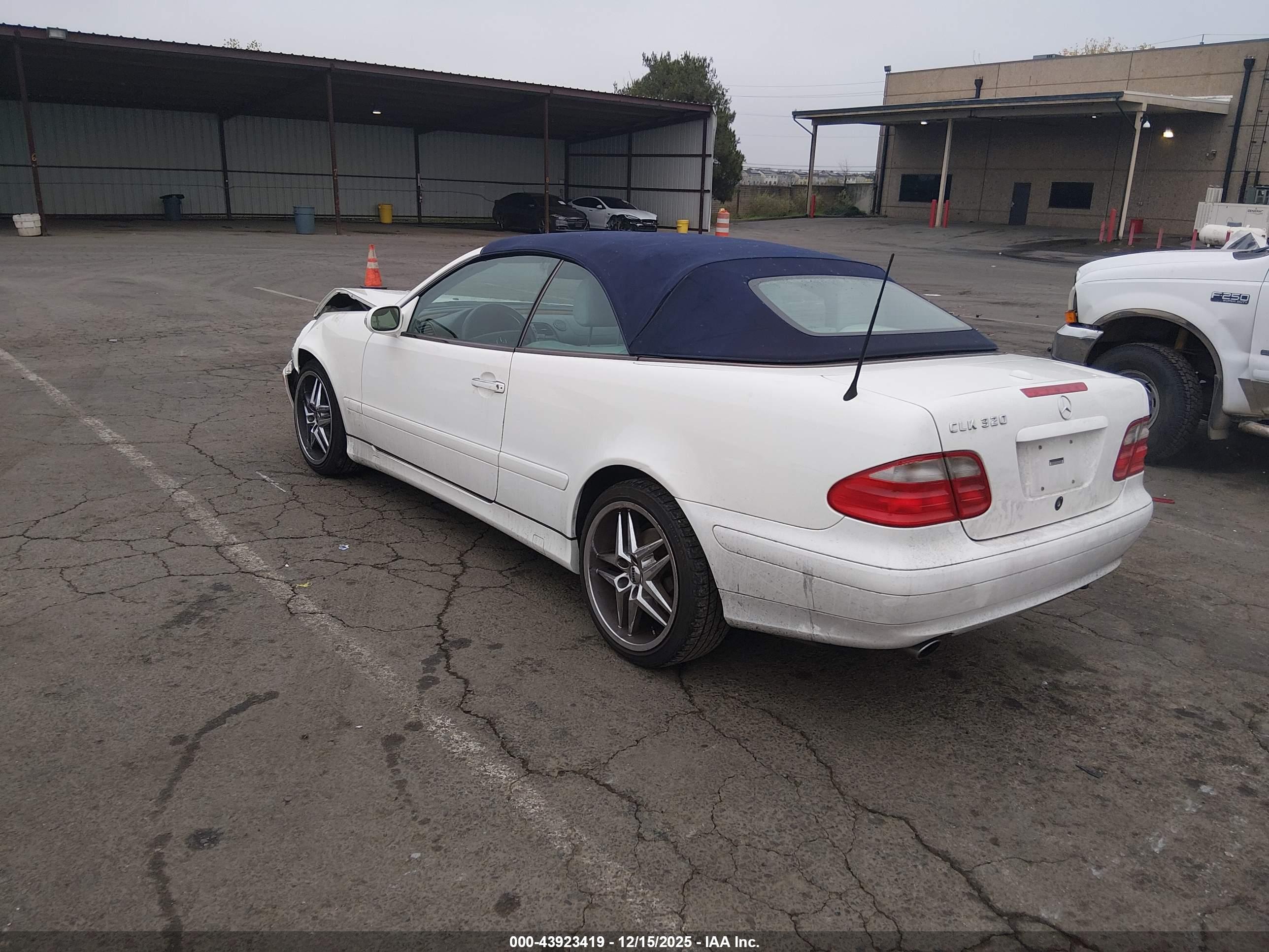 MERCEDES-BENZ CLK image 3