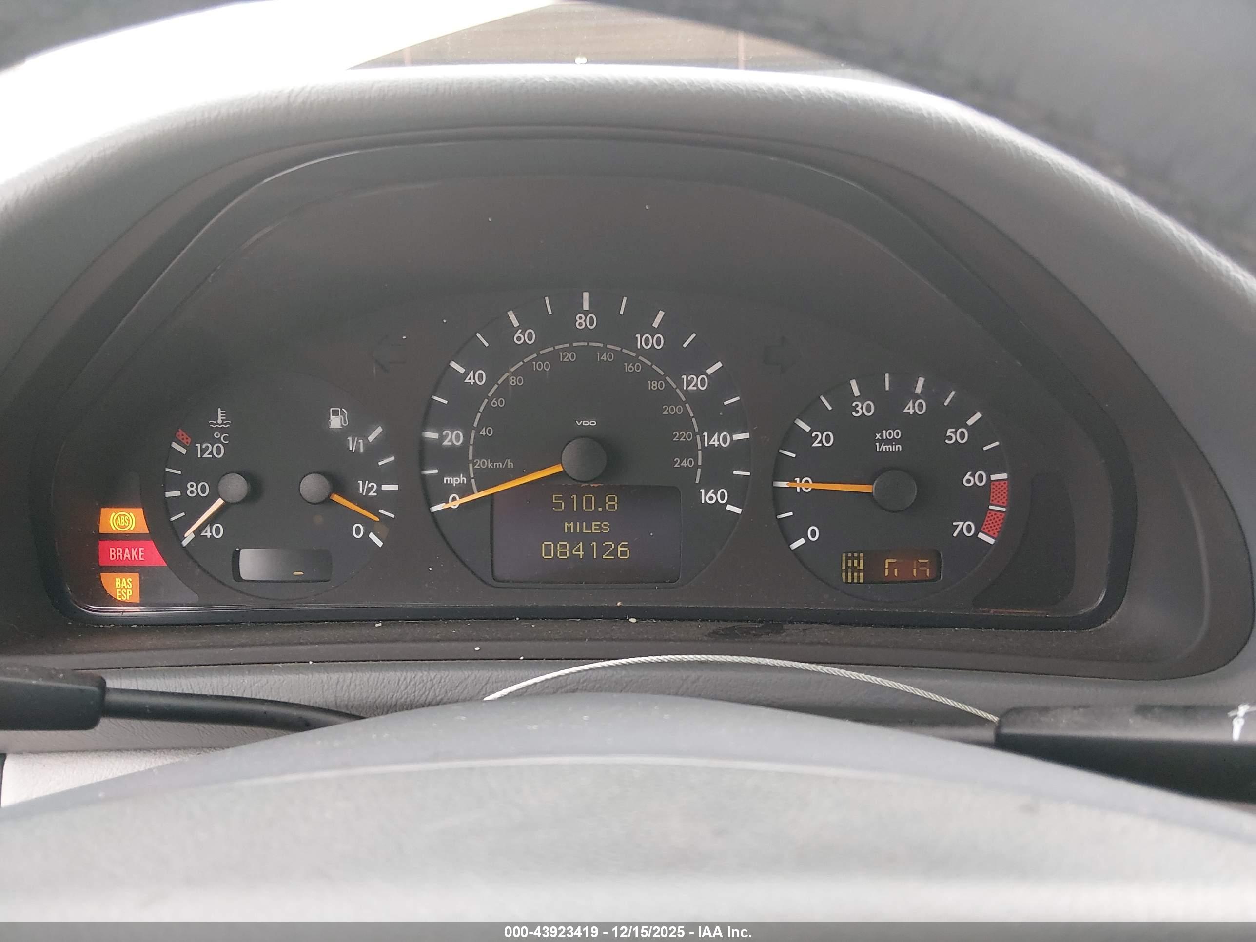 MERCEDES-BENZ CLK image 7