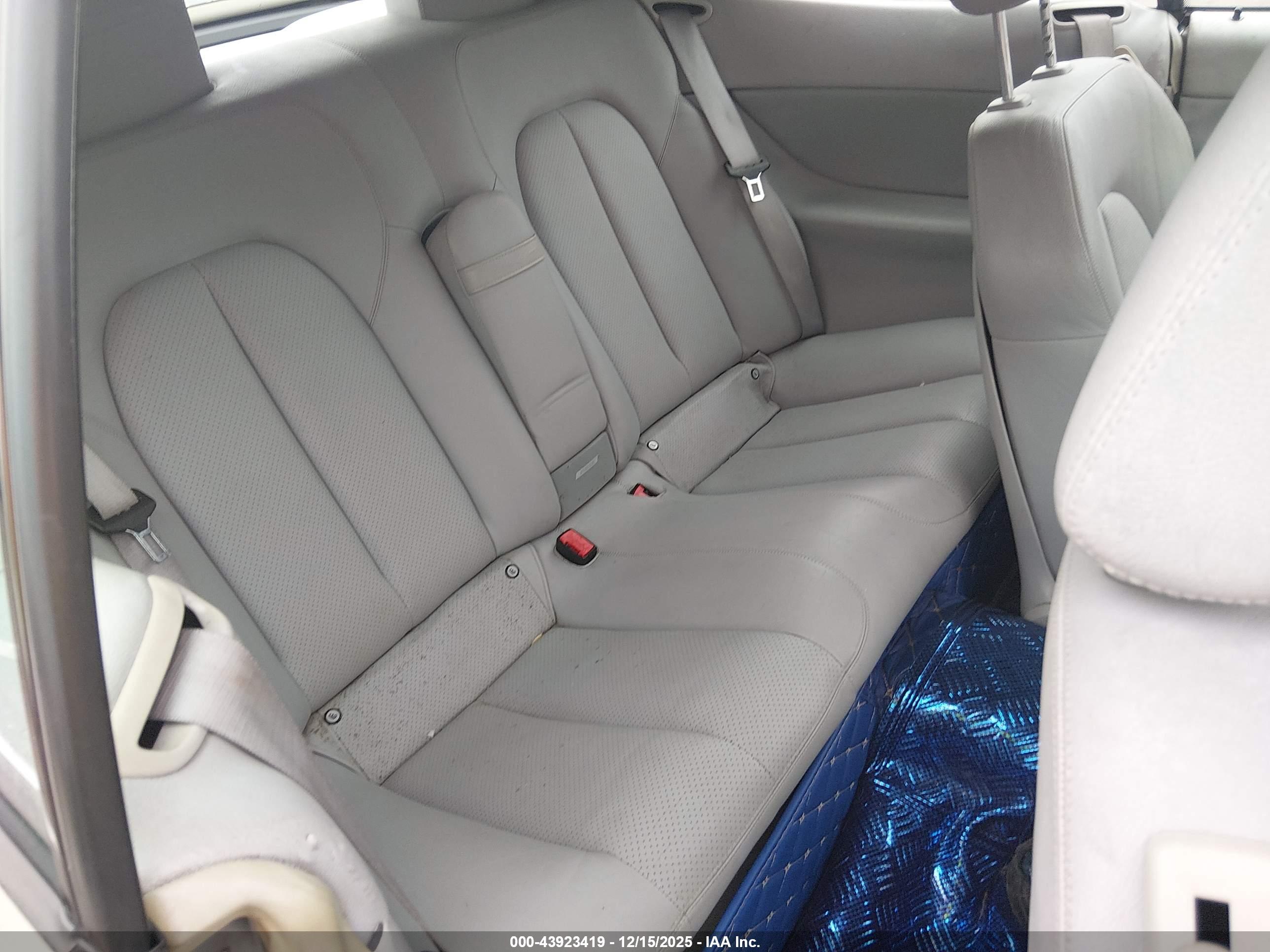 MERCEDES-BENZ CLK image 8