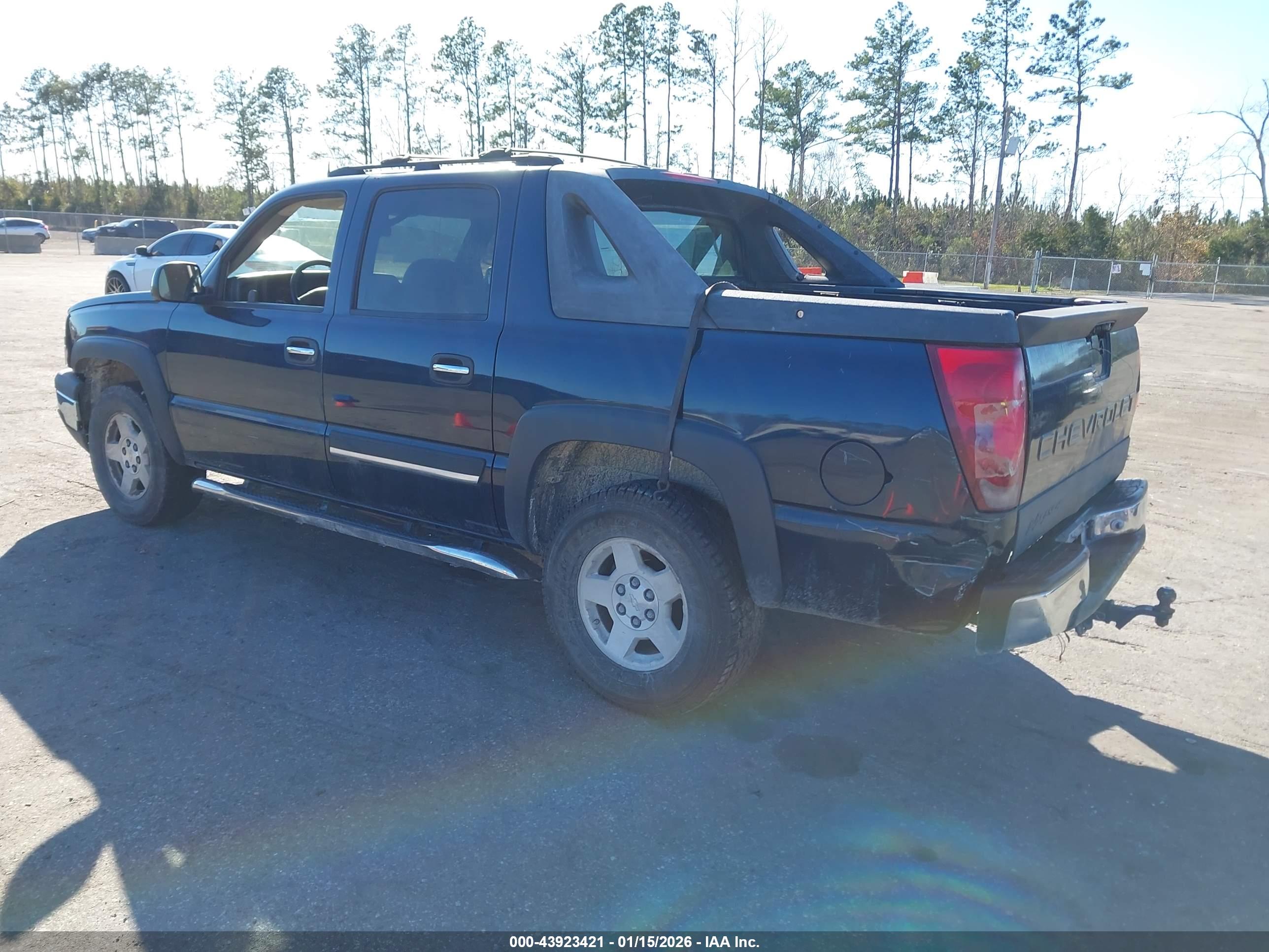 CHEVROLET AVALANCHE image 3