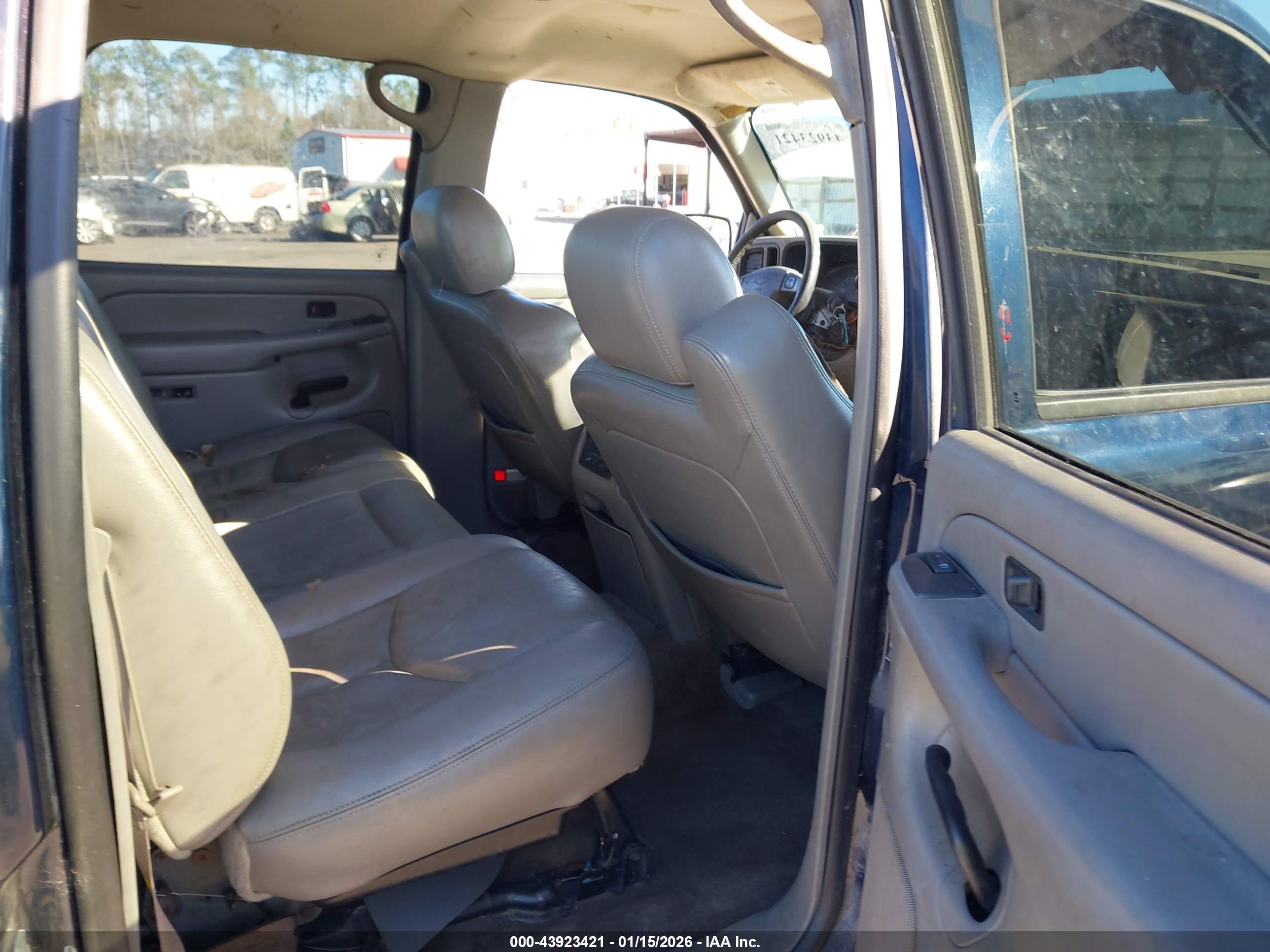 CHEVROLET AVALANCHE image 8