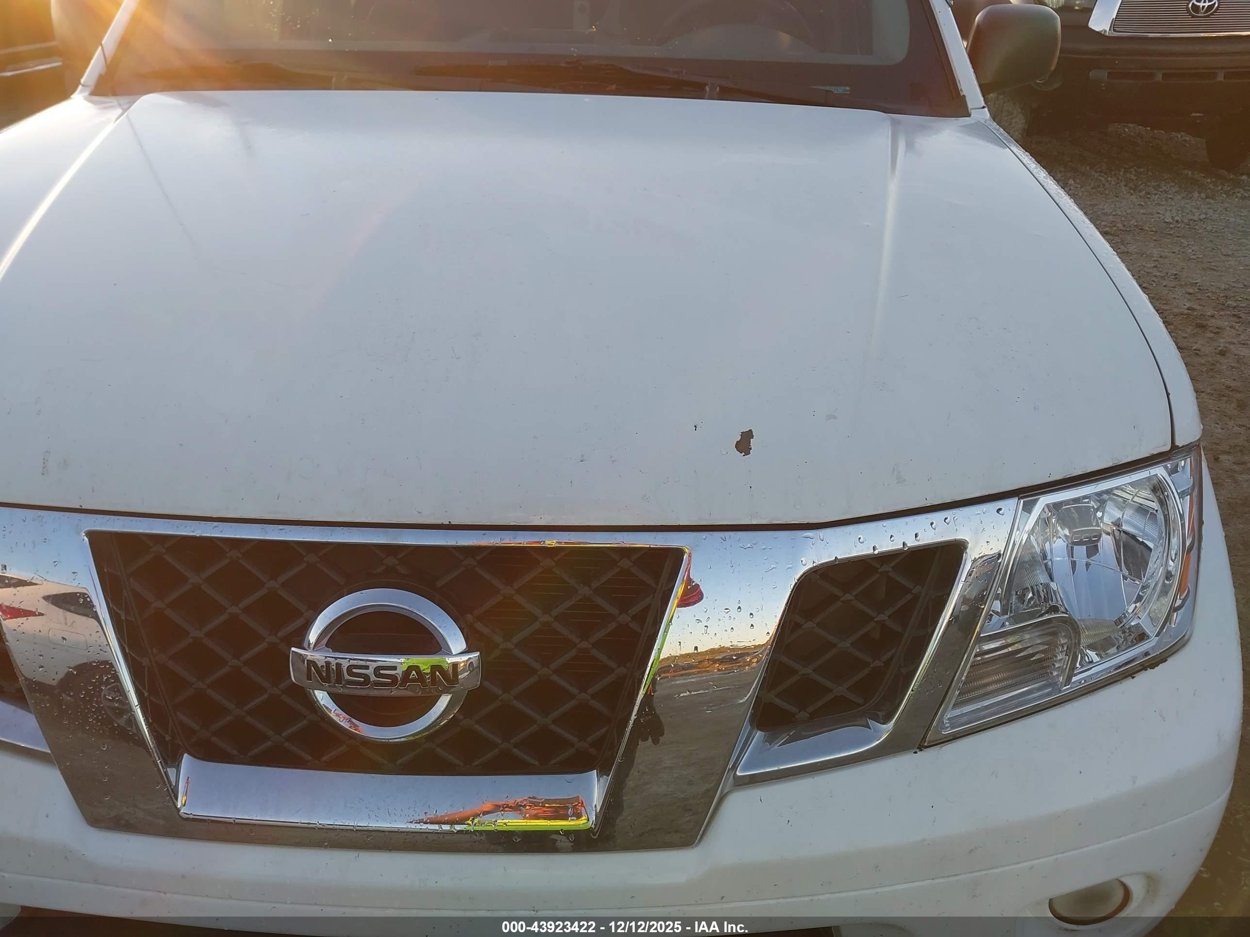 NISSAN FRONTIER image 6