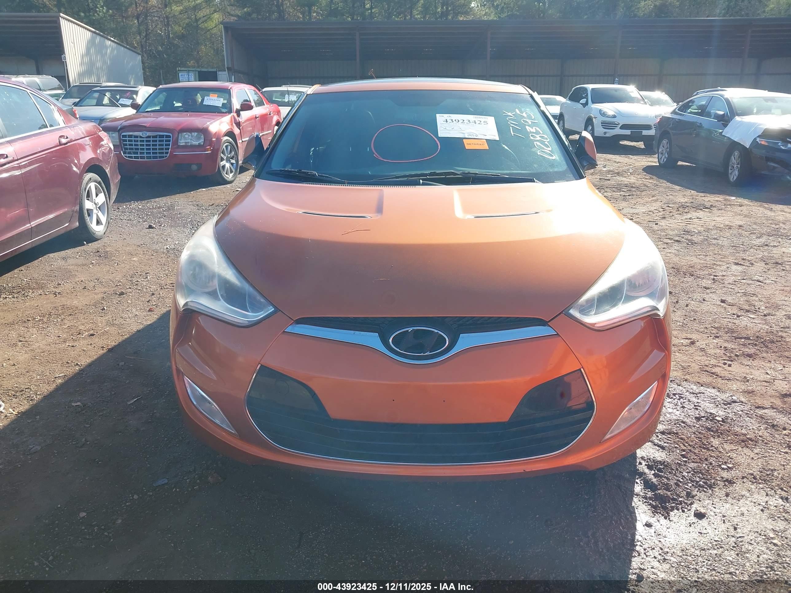 HYUNDAI VELOSTER image 6