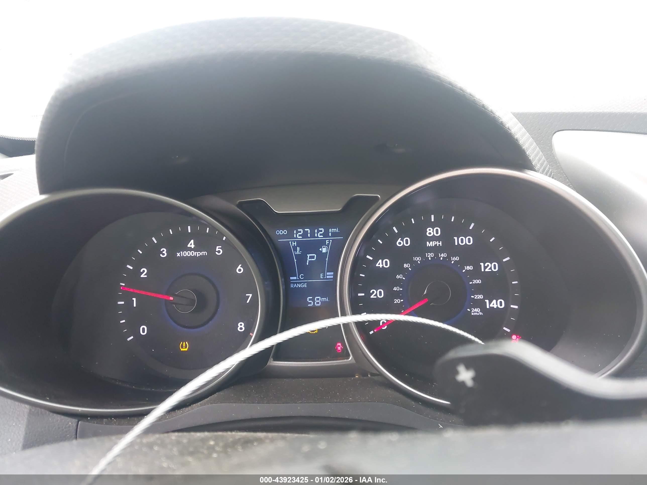 HYUNDAI VELOSTER image 7
