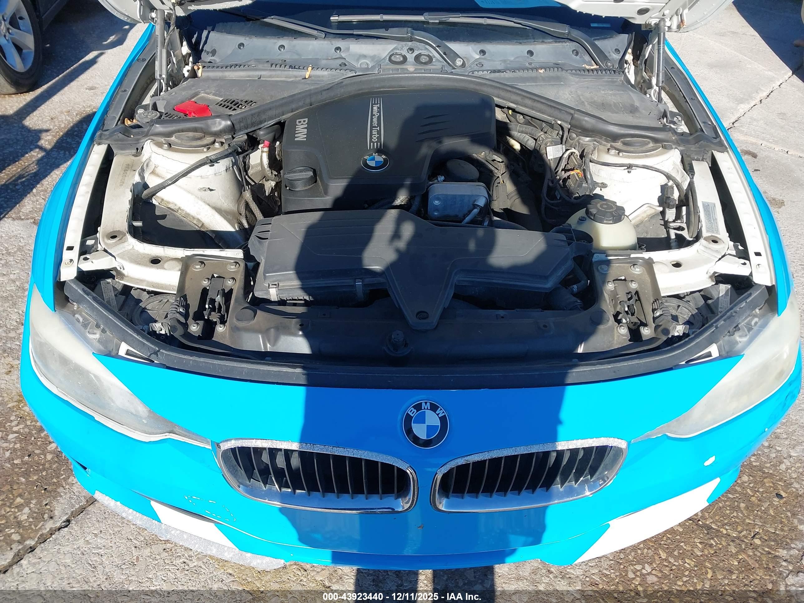 BMW 328I image 10