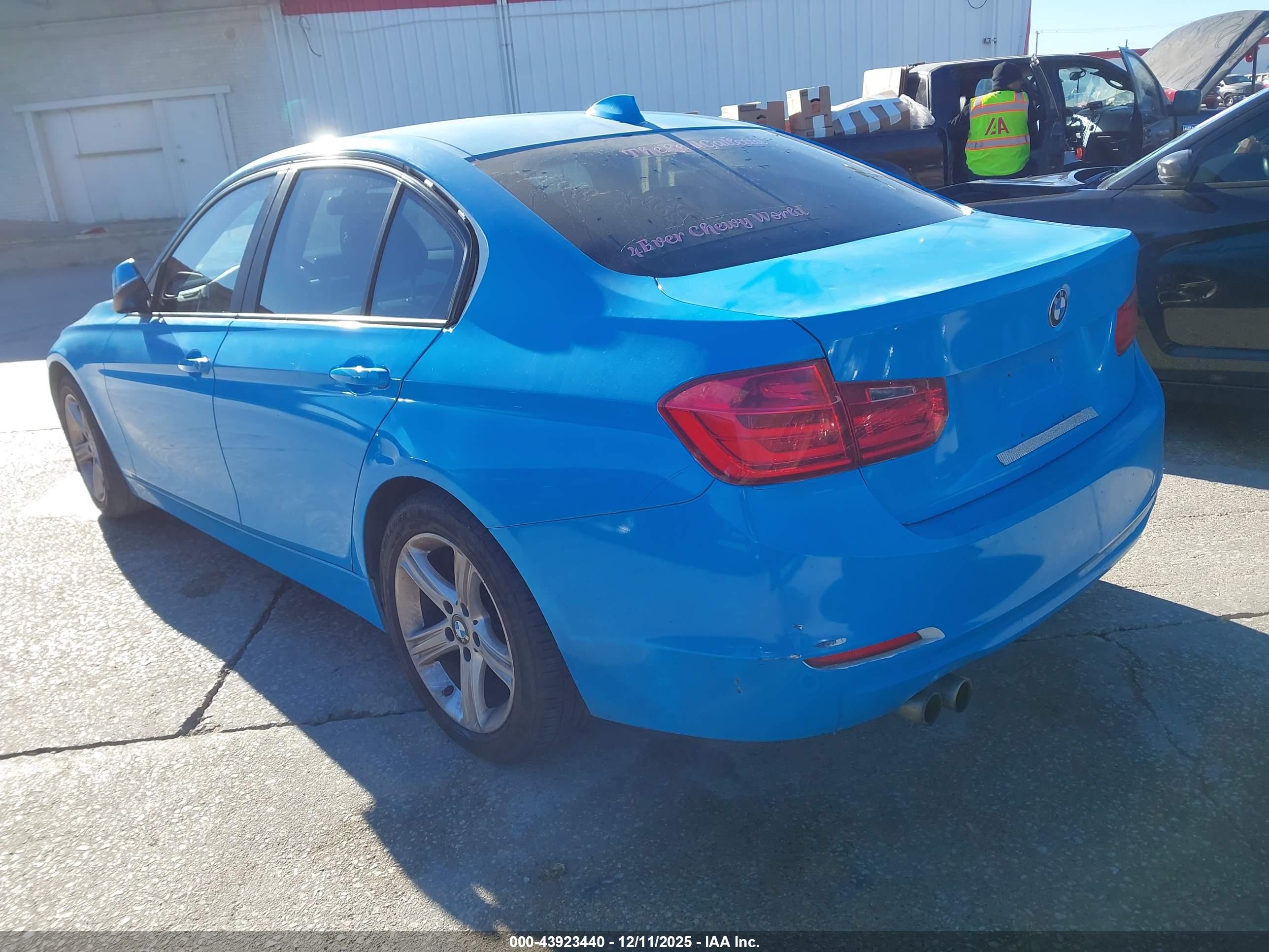 BMW 328I image 3