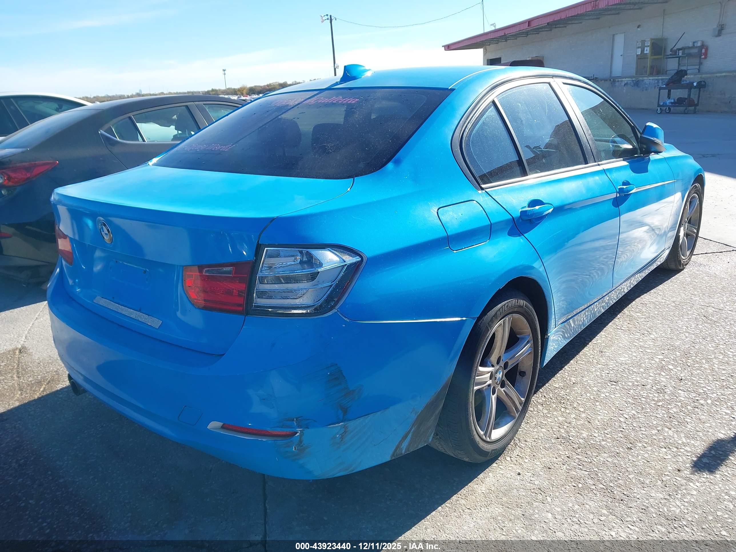 BMW 328I image 4