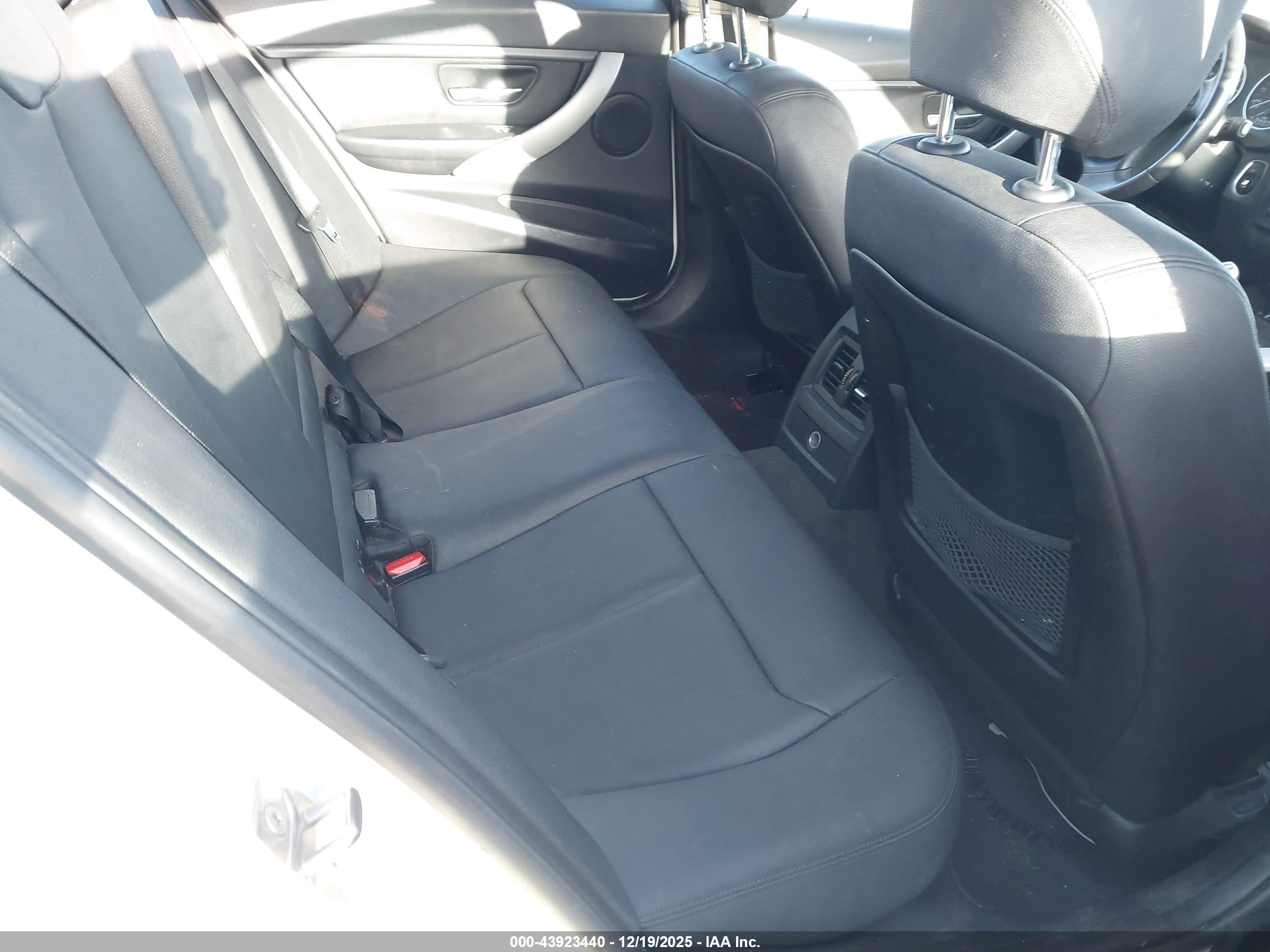 BMW 328I image 8
