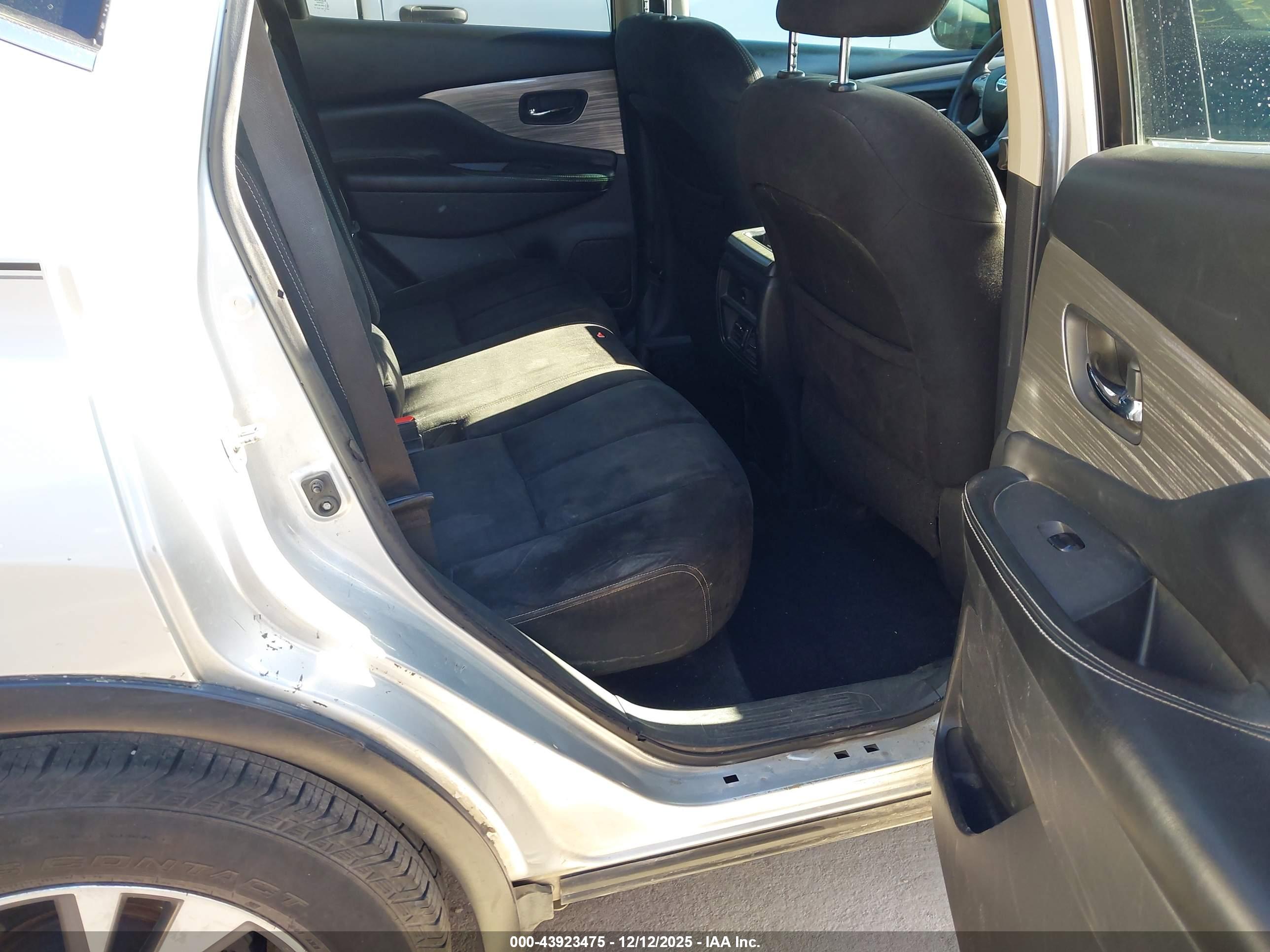 NISSAN MURANO image 8