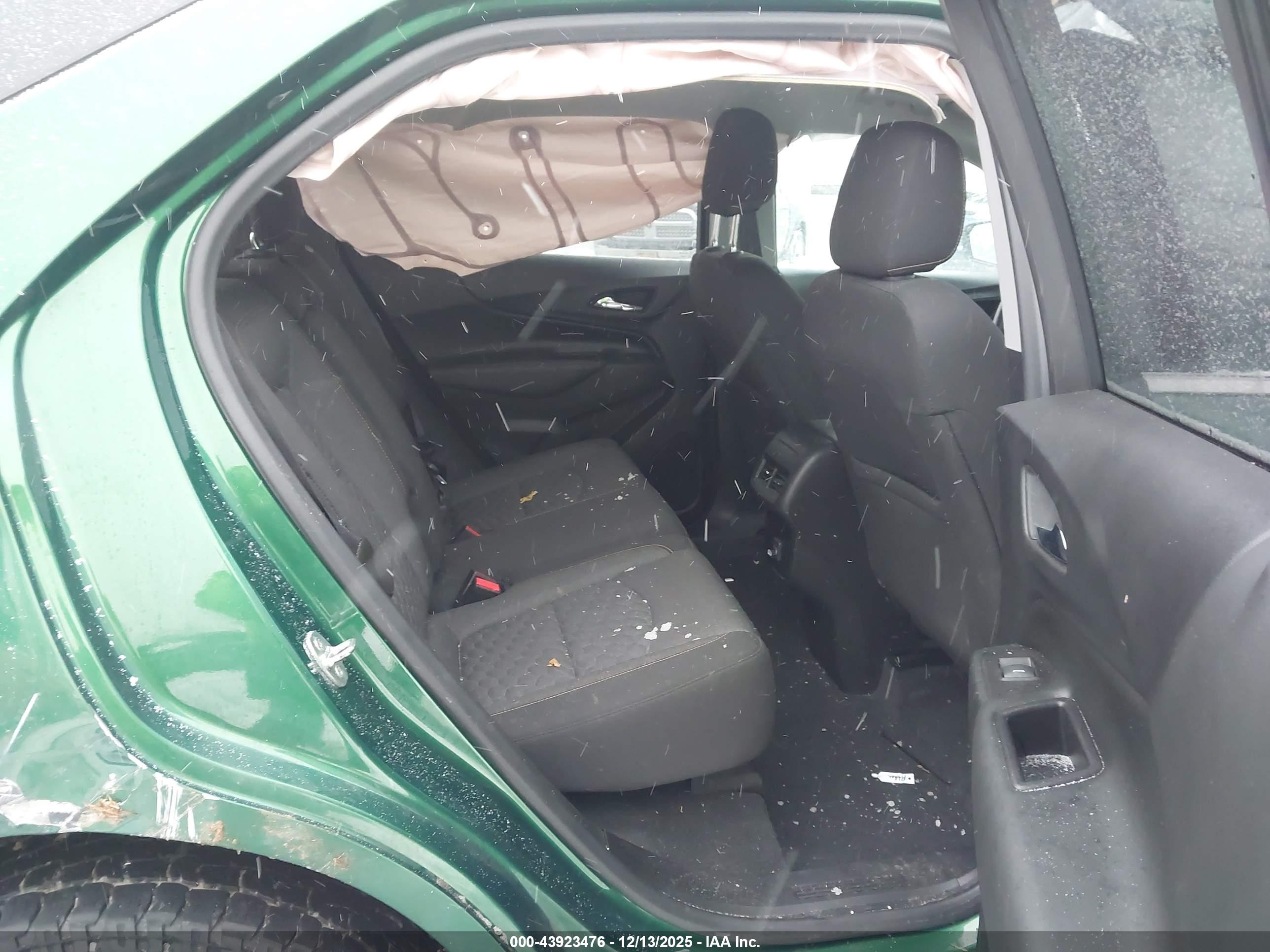 CHEVROLET EQUINOX image 8