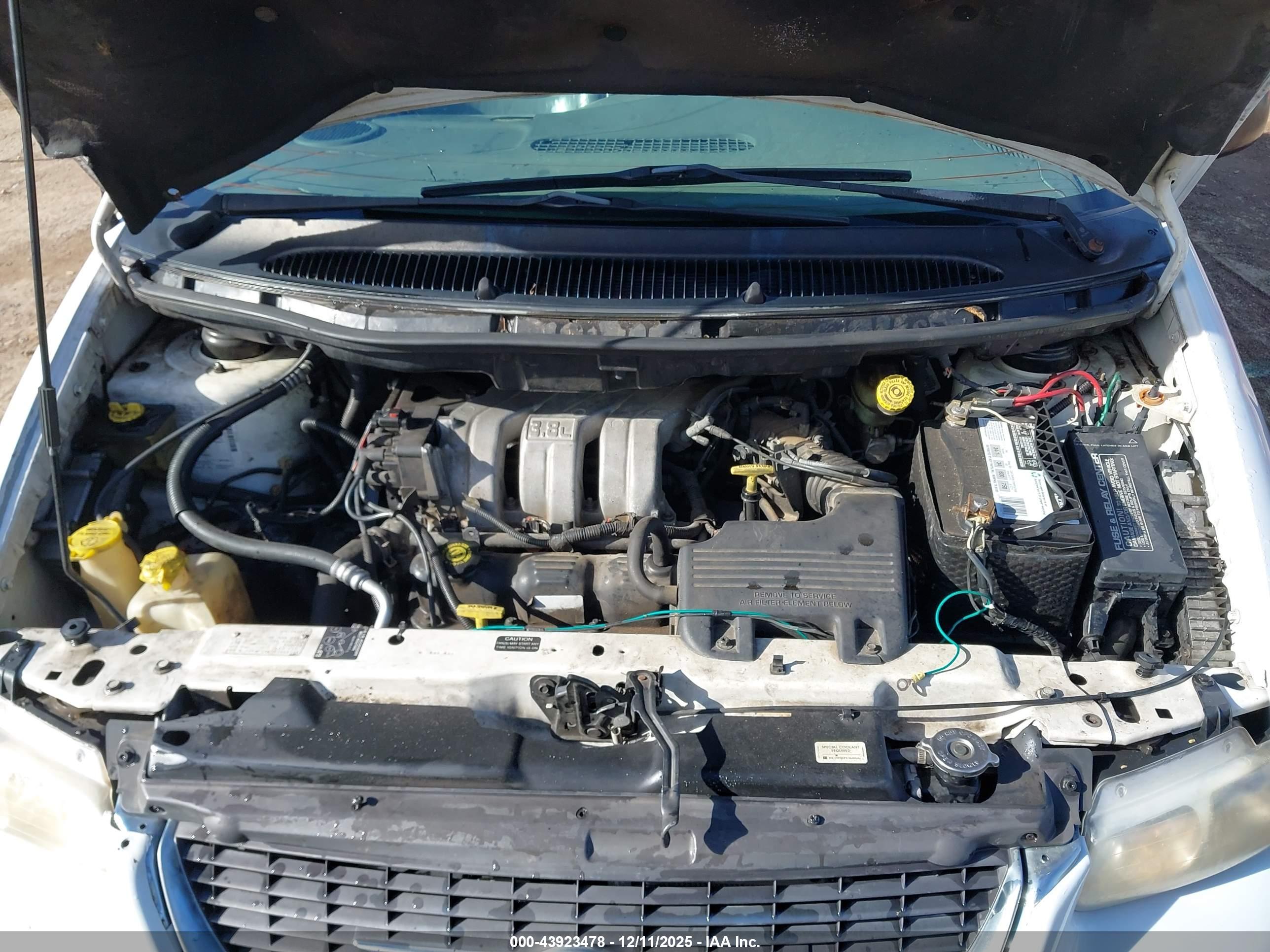 CHRYSLER TOWN image 10