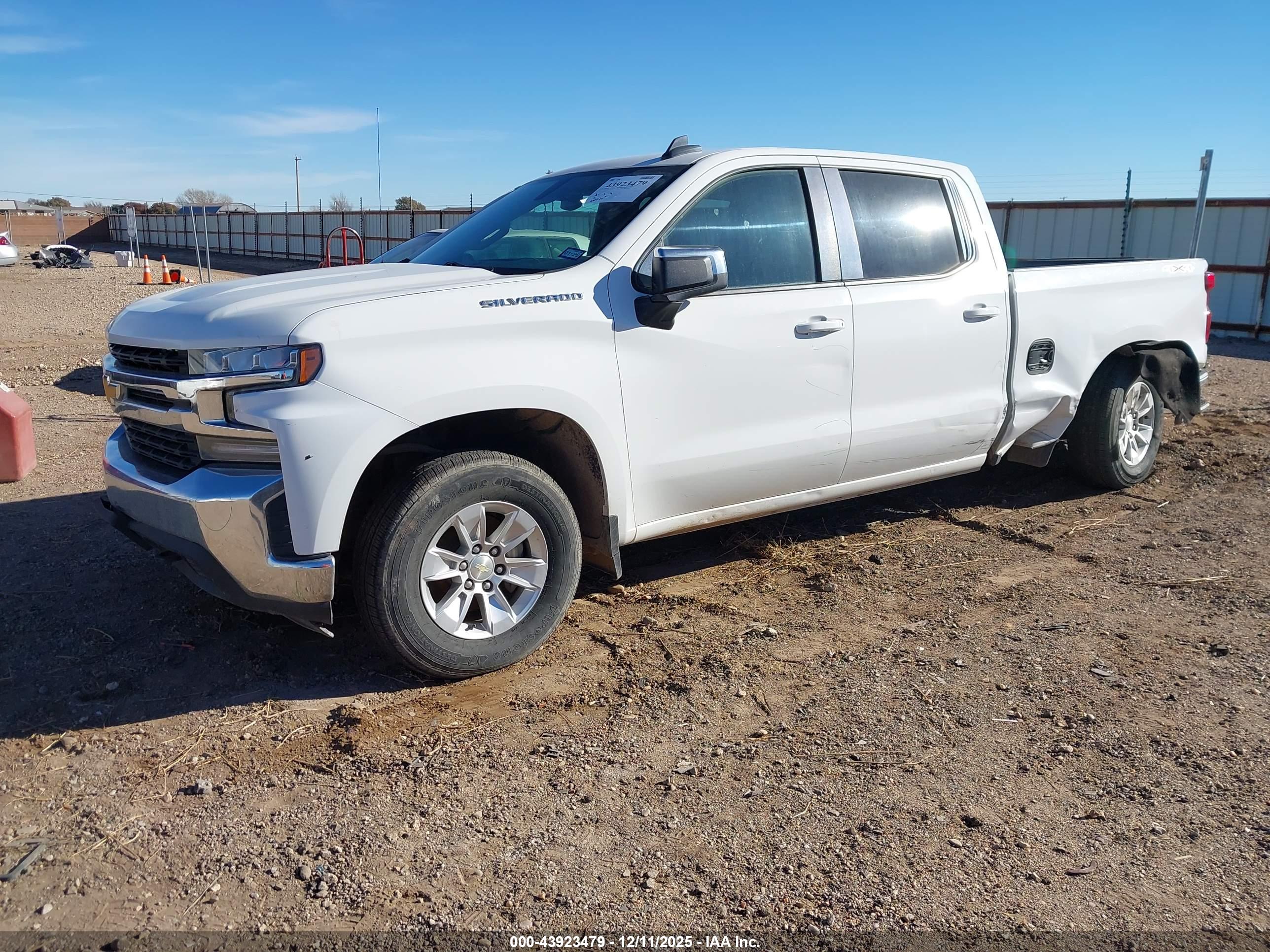 CHEVROLET SILVERADO image 2