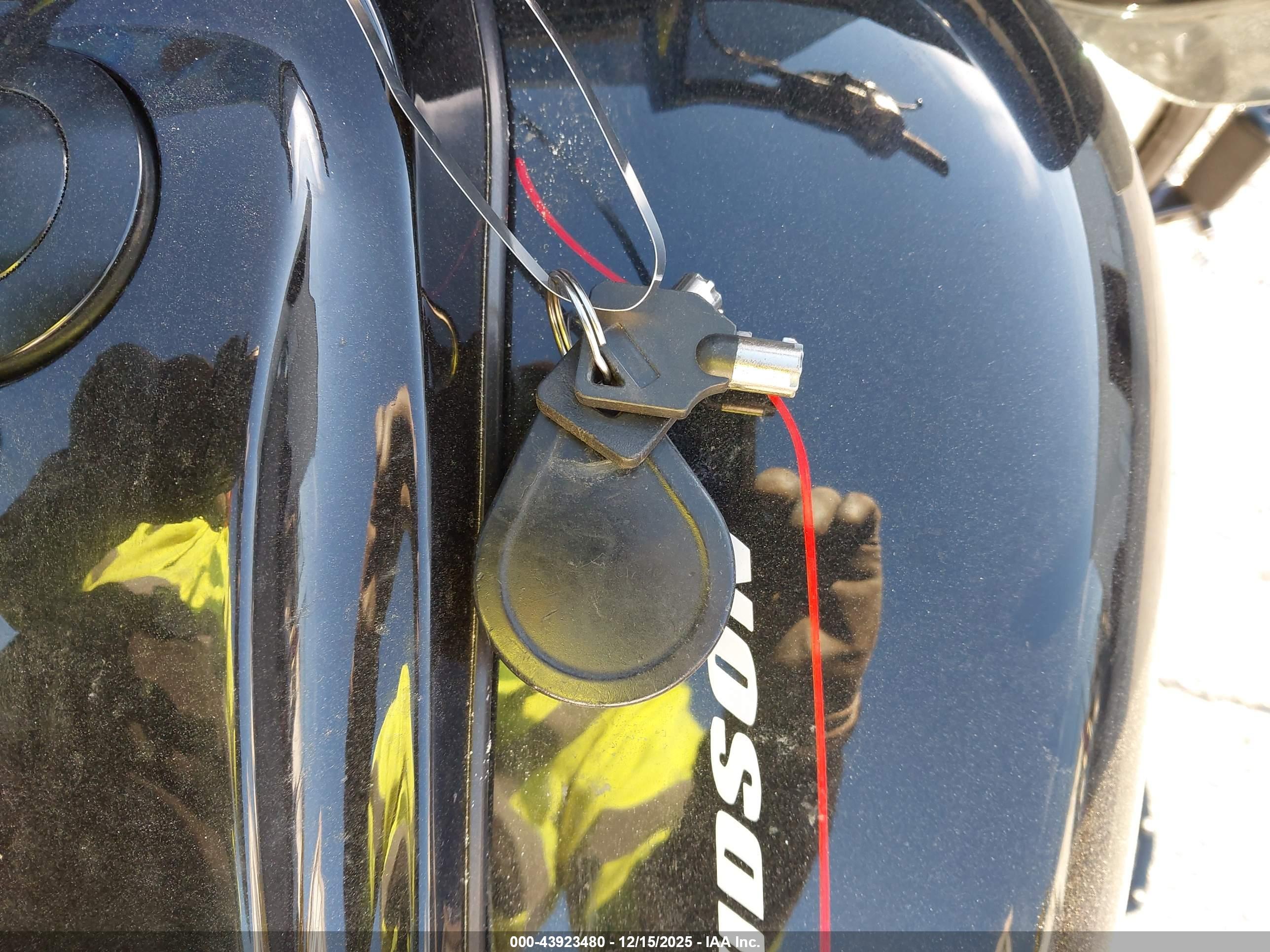 HARLEY-DAVIDSON FLTRXS image 11