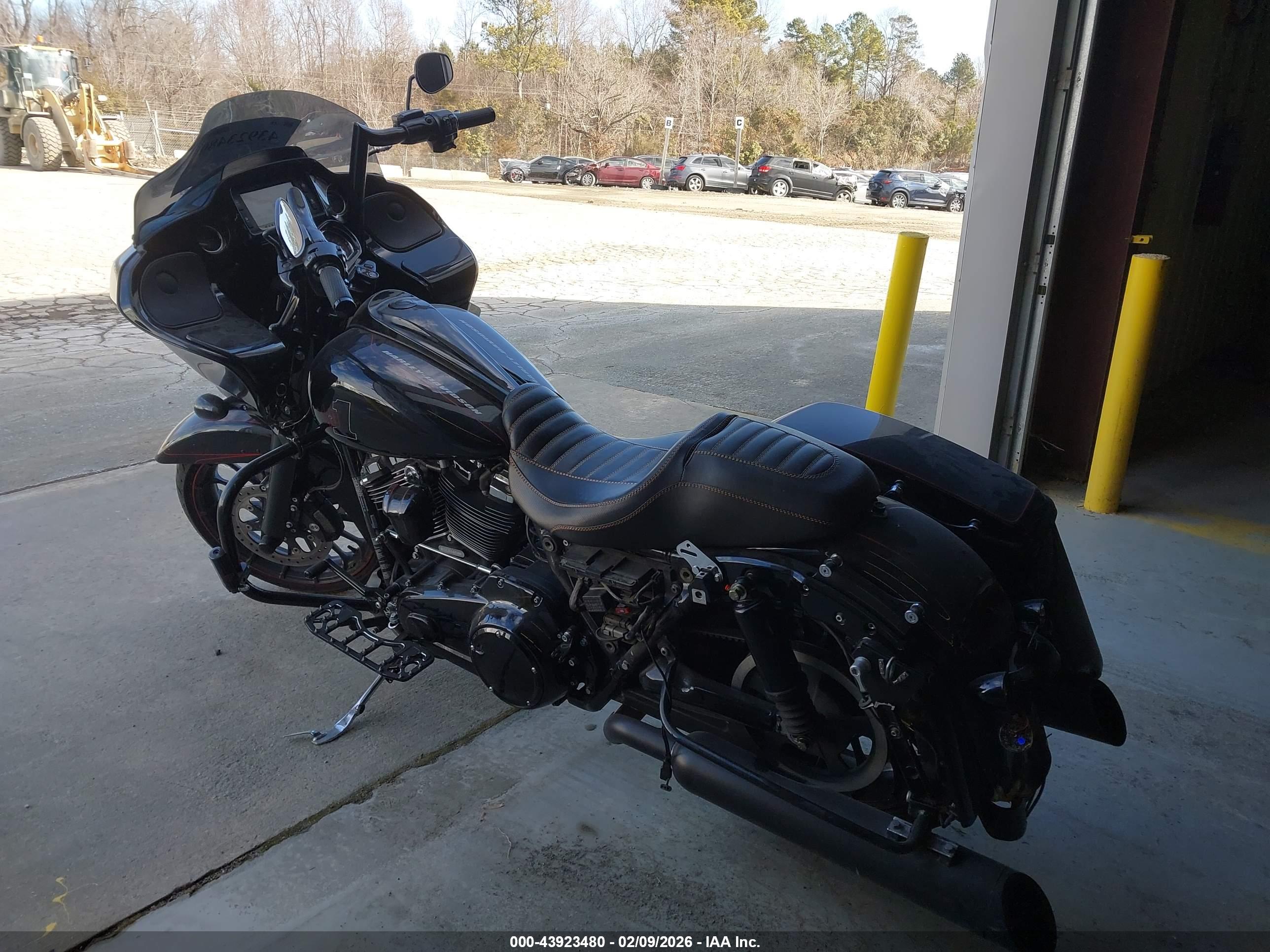 HARLEY-DAVIDSON FLTRXS image 3