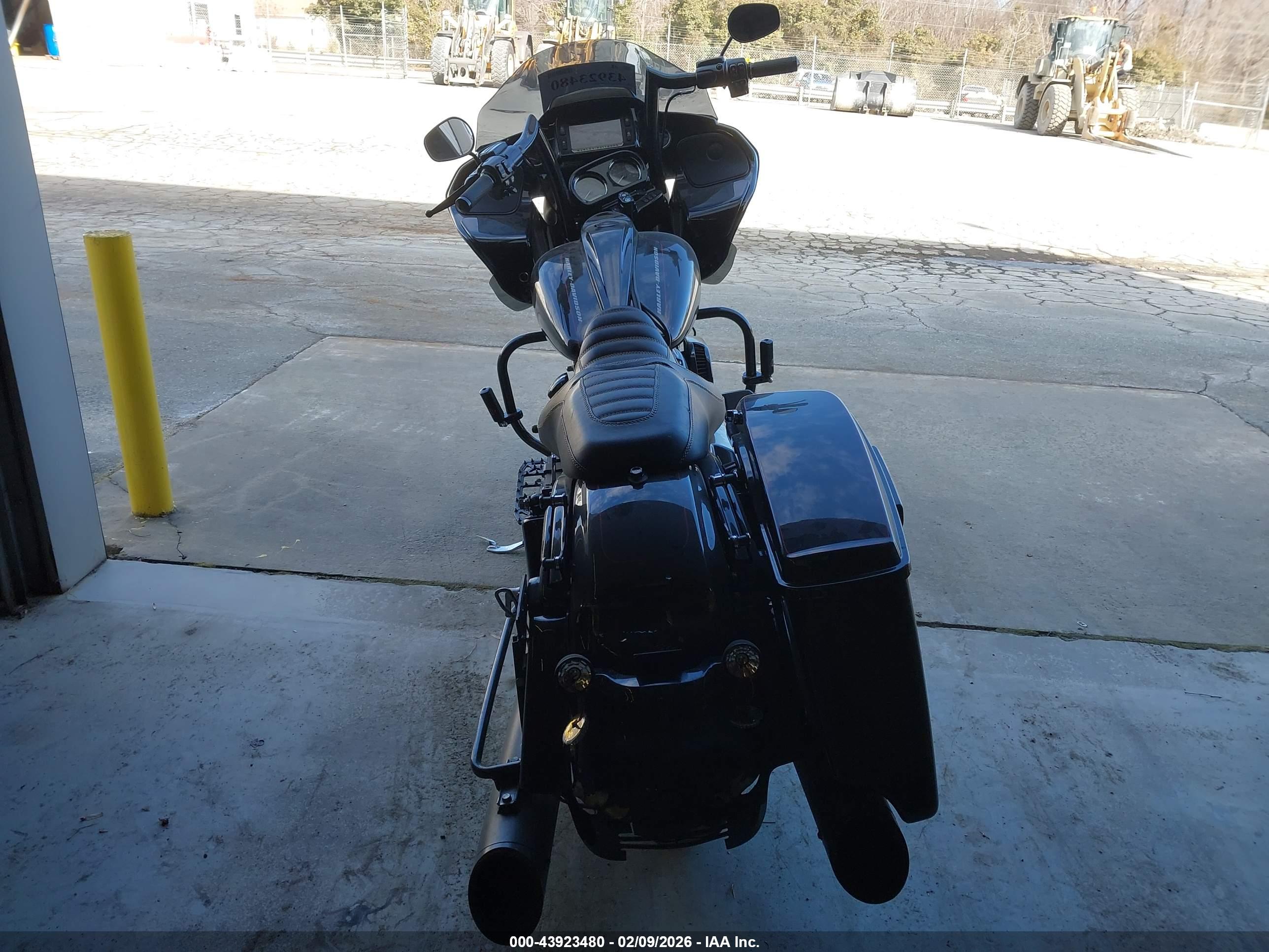 HARLEY-DAVIDSON FLTRXS image 6