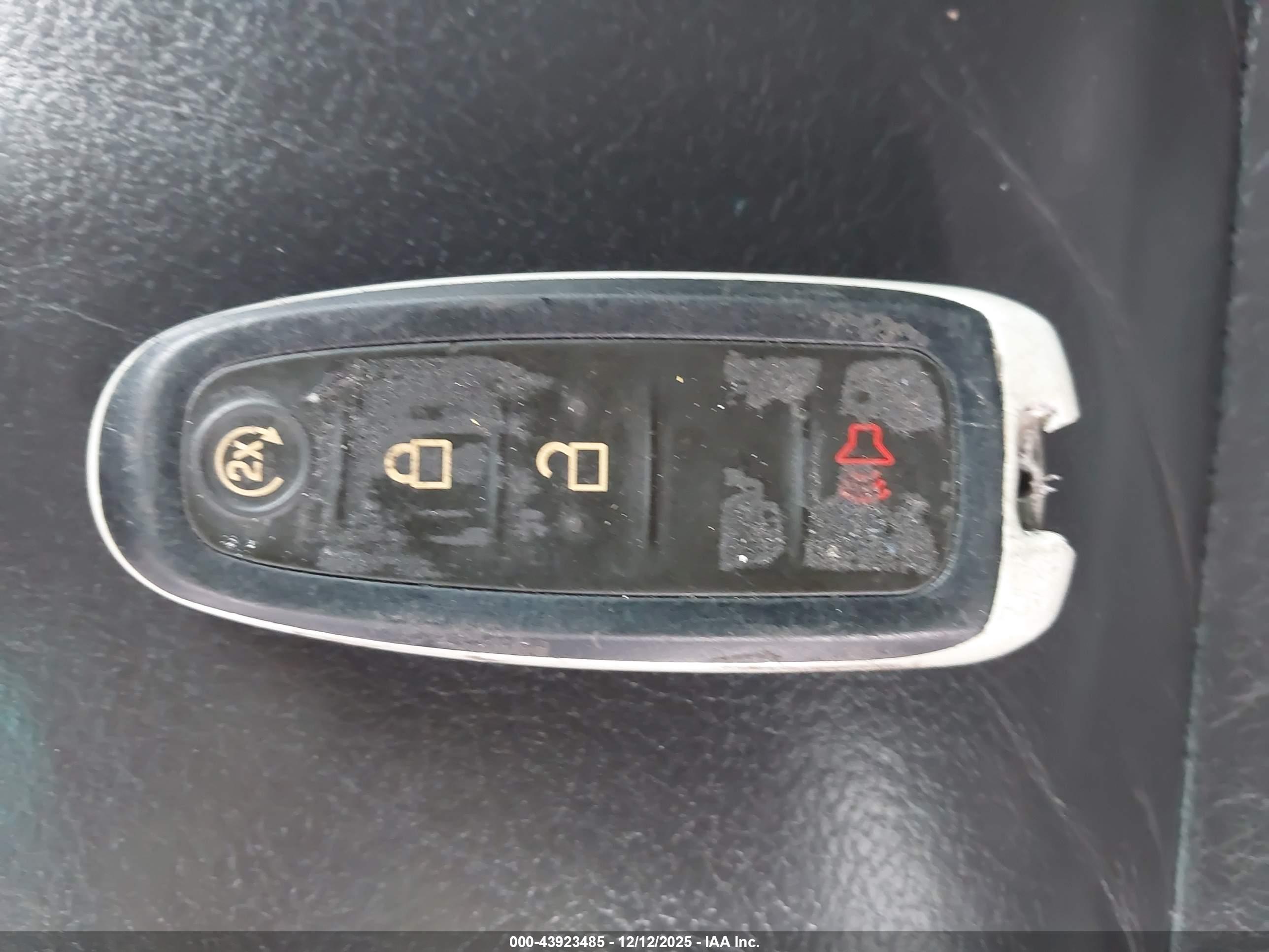 FORD EXPLORER image 11
