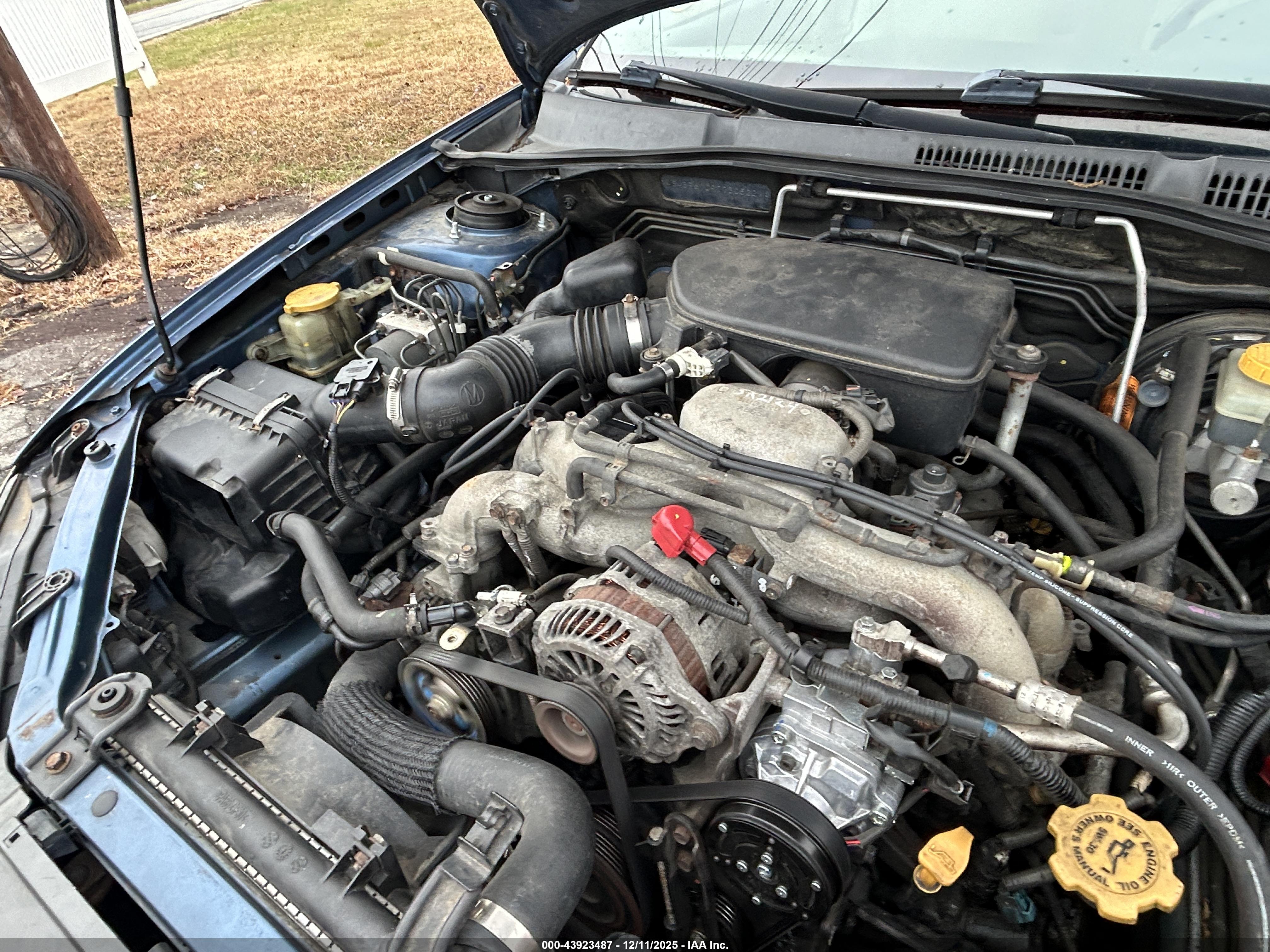 SUBARU OUTBACK image 10