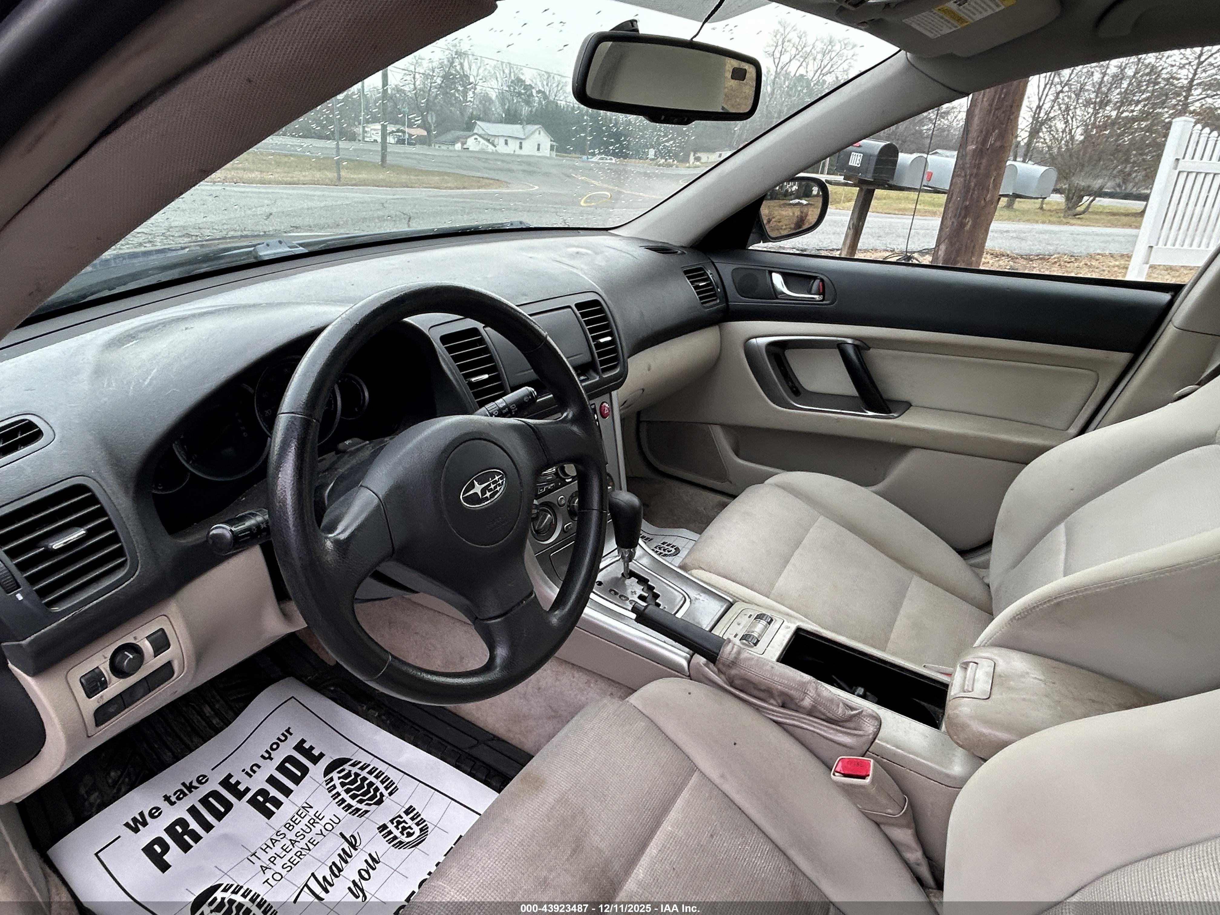 SUBARU OUTBACK image 5
