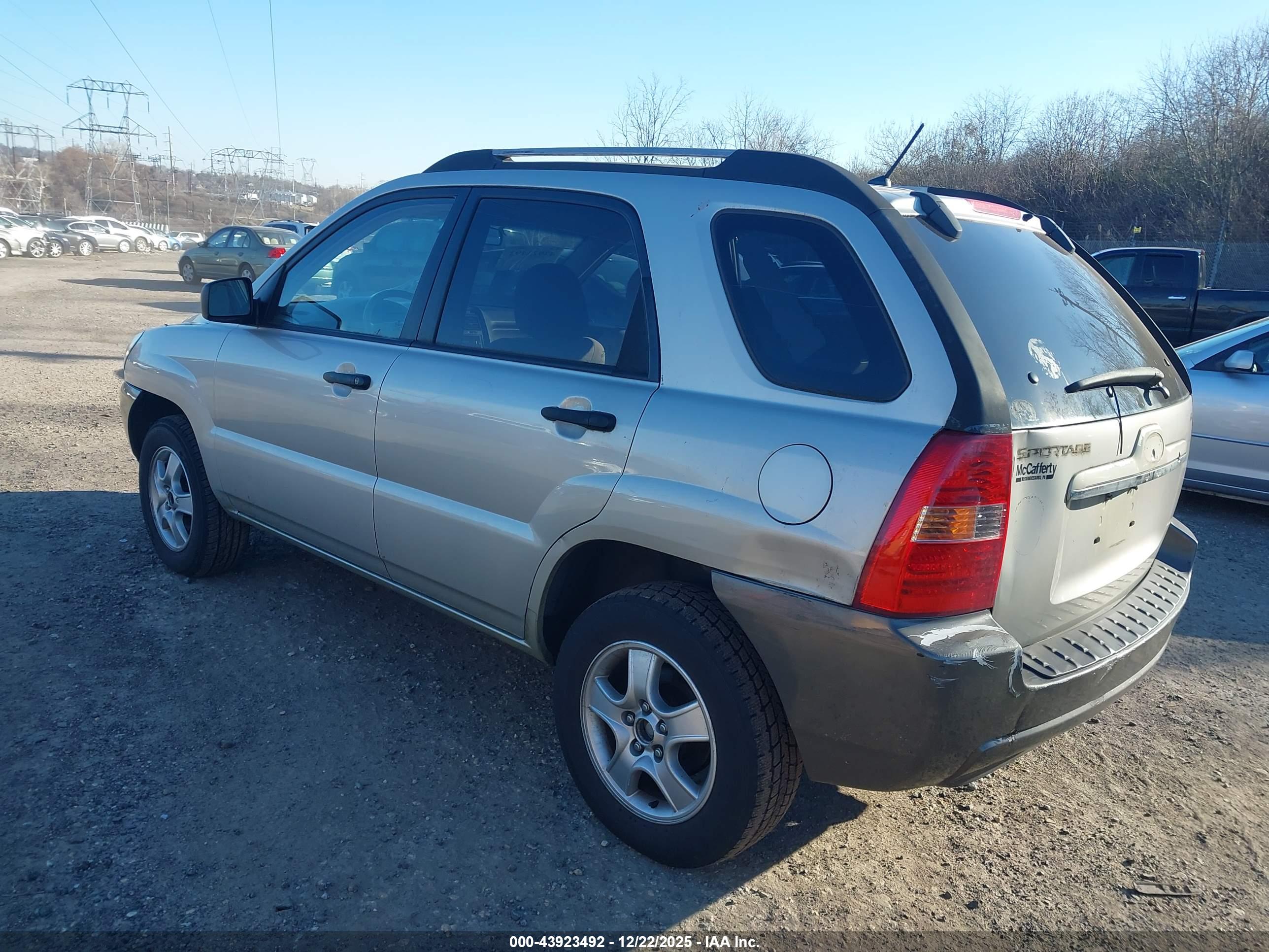 KIA SPORTAGE image 3