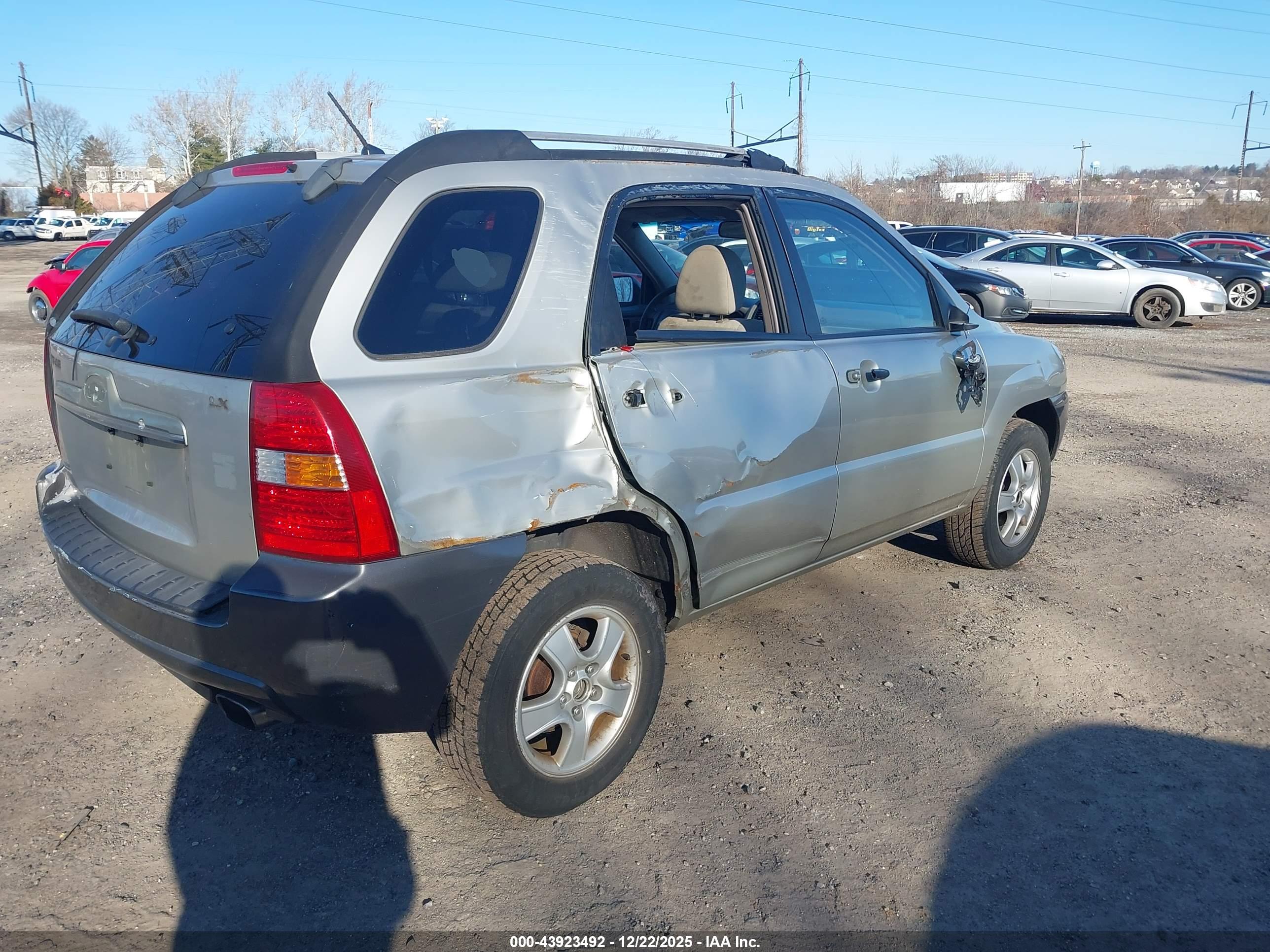 KIA SPORTAGE image 4