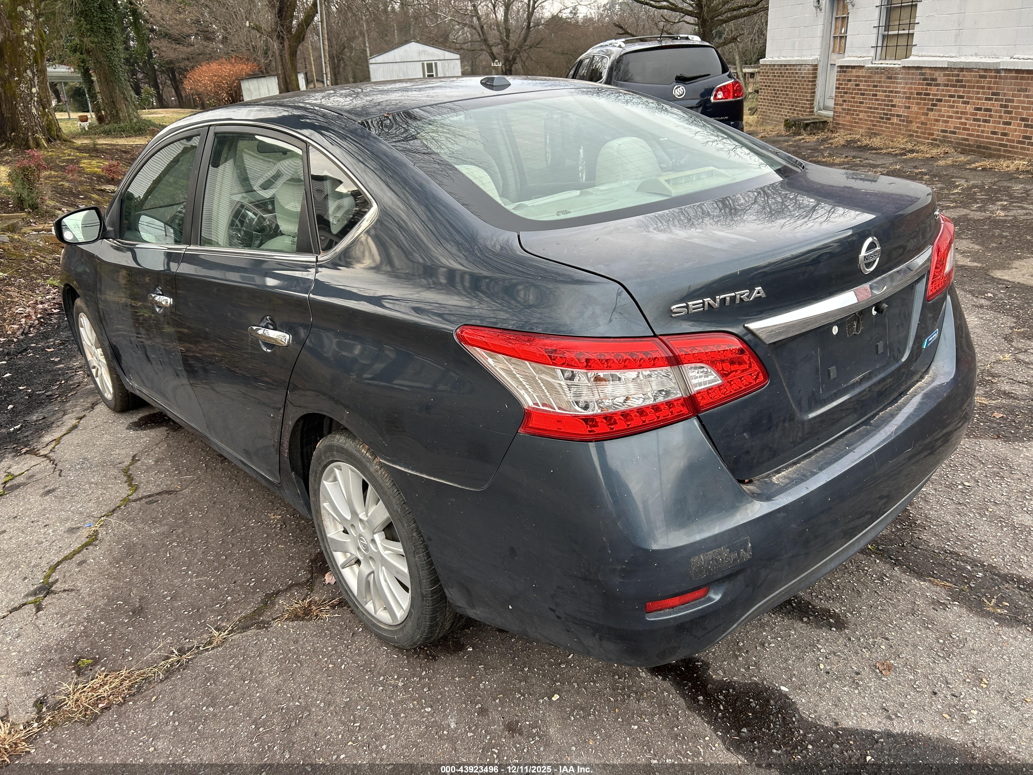 NISSAN SENTRA image 3