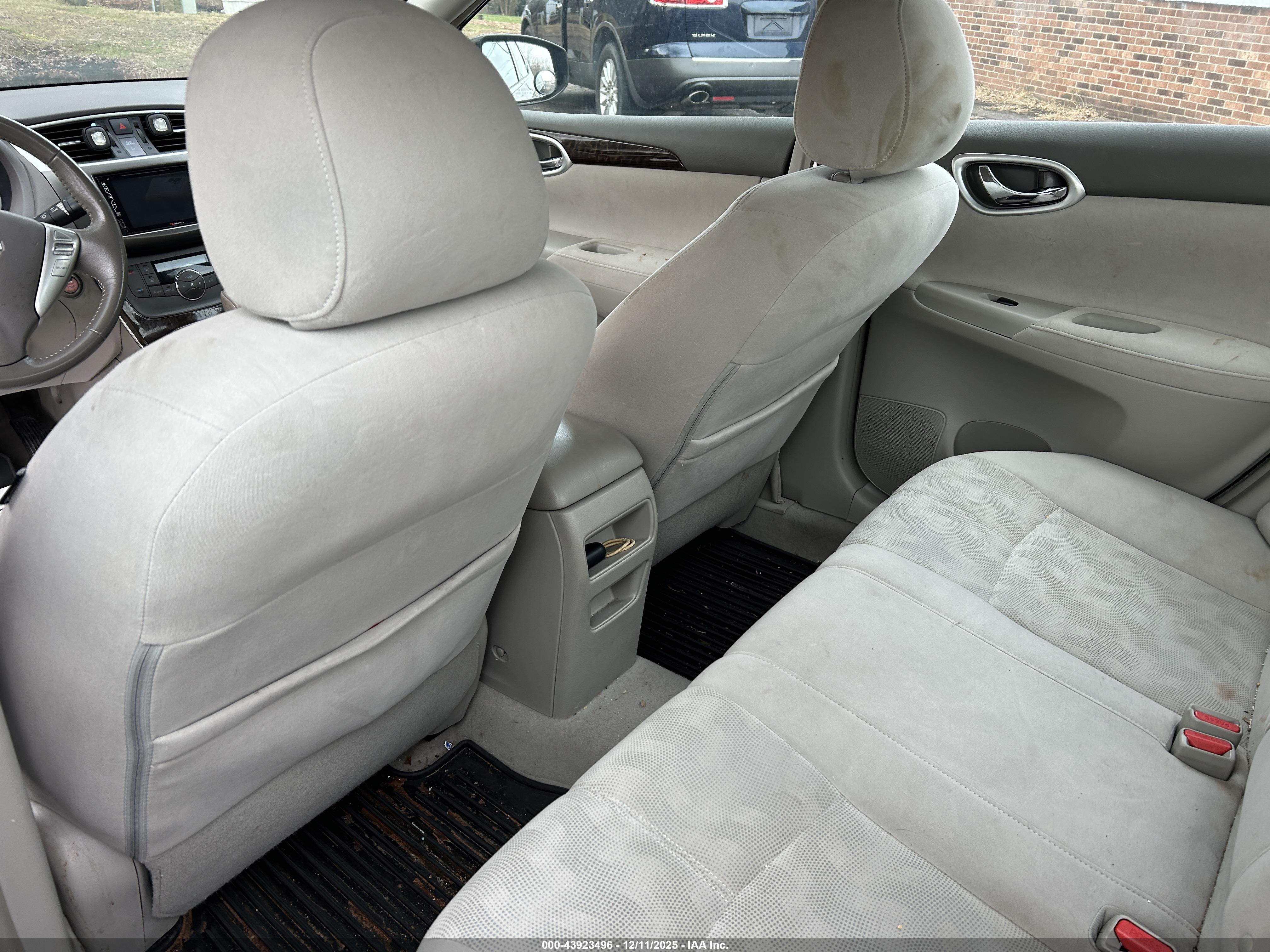 NISSAN SENTRA image 8