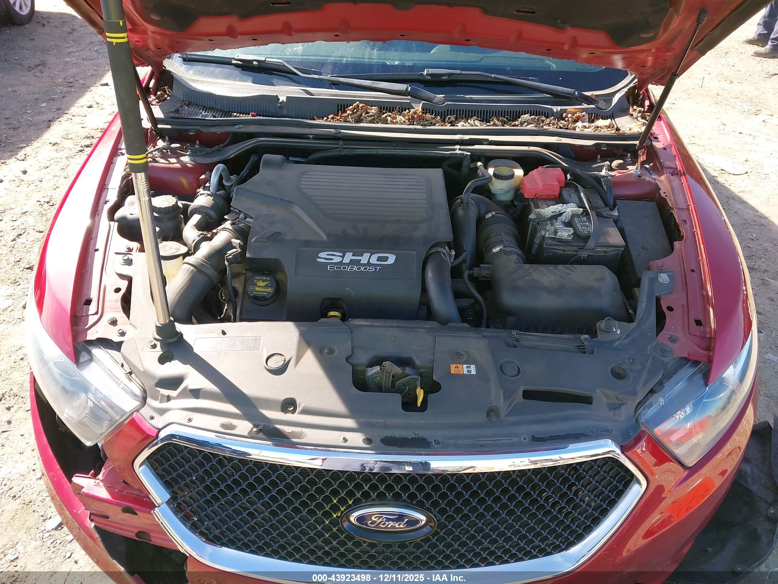 FORD TAURUS image 10