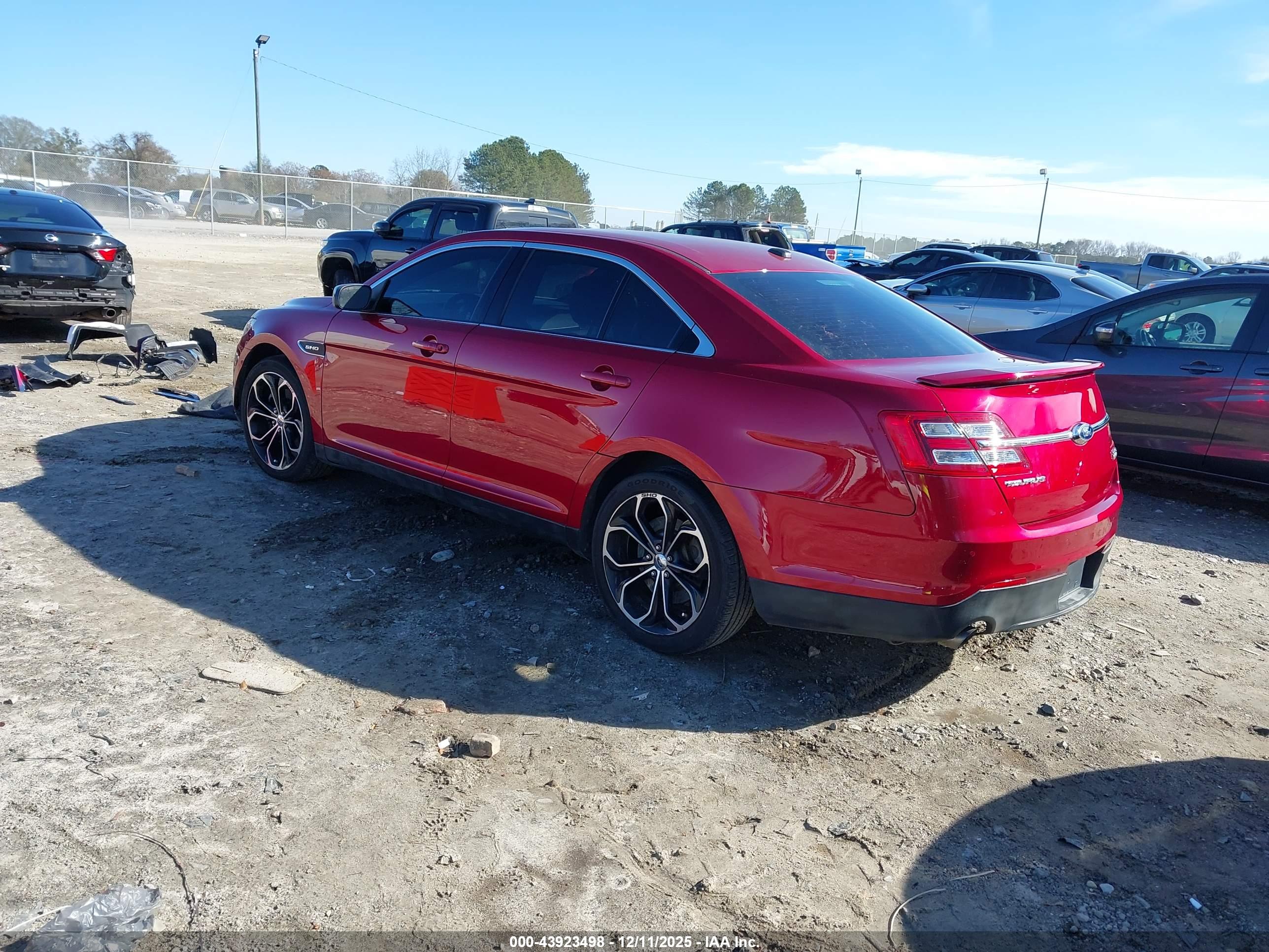 FORD TAURUS image 3