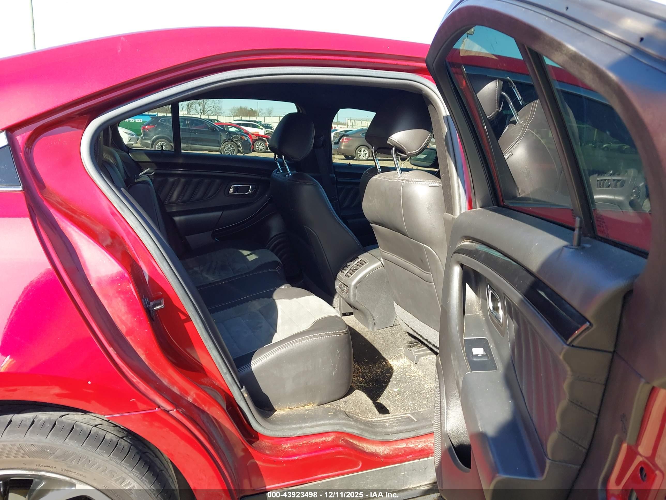 FORD TAURUS image 8
