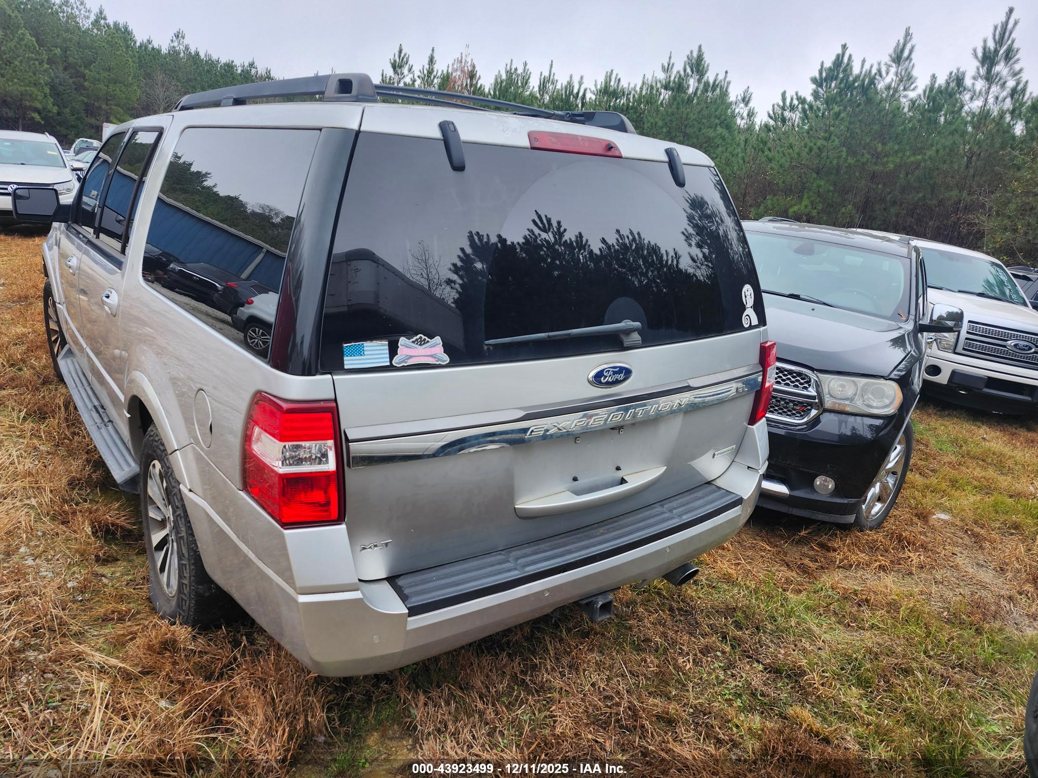 FORD EXPEDITION image 3