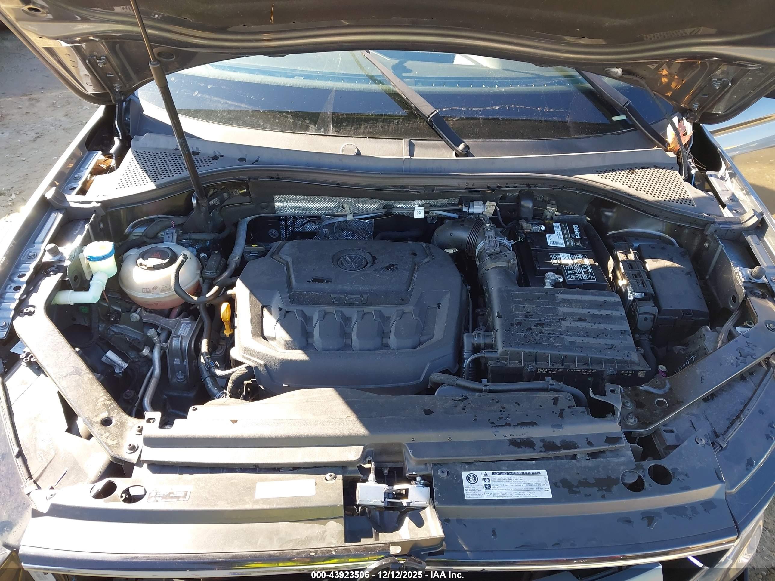 VOLKSWAGEN TIGUAN image 10