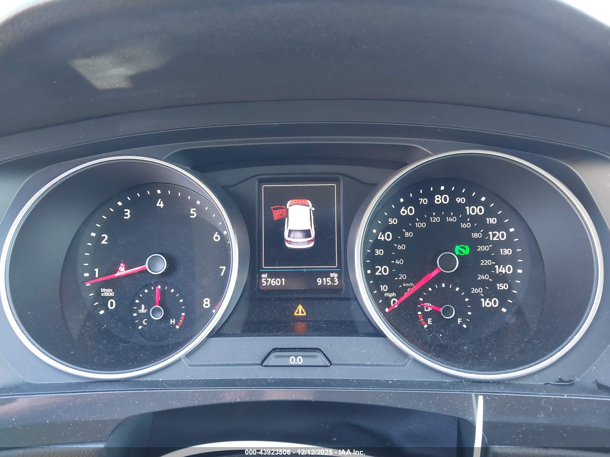 VOLKSWAGEN TIGUAN image 7