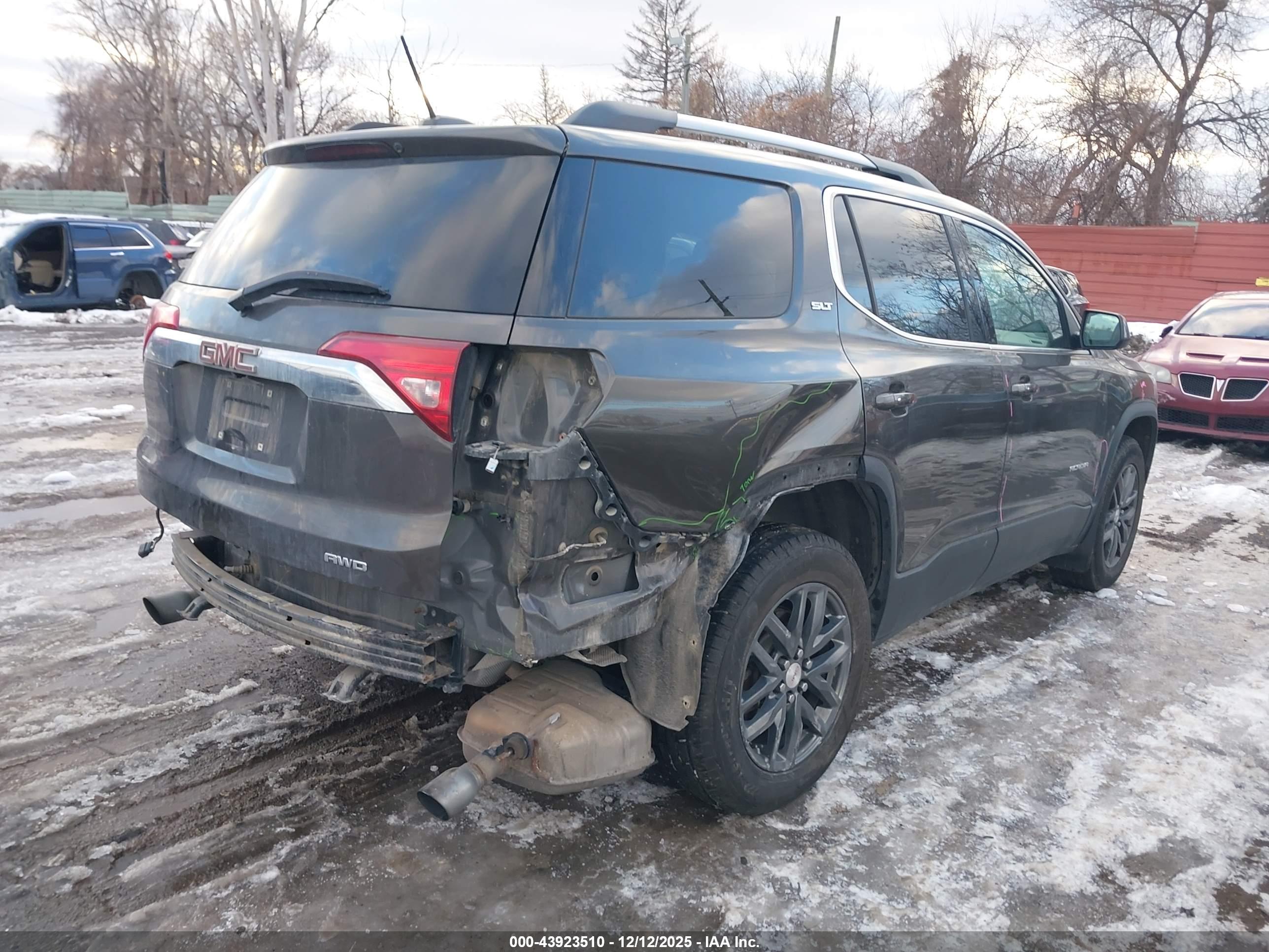 GMC ACADIA image 4
