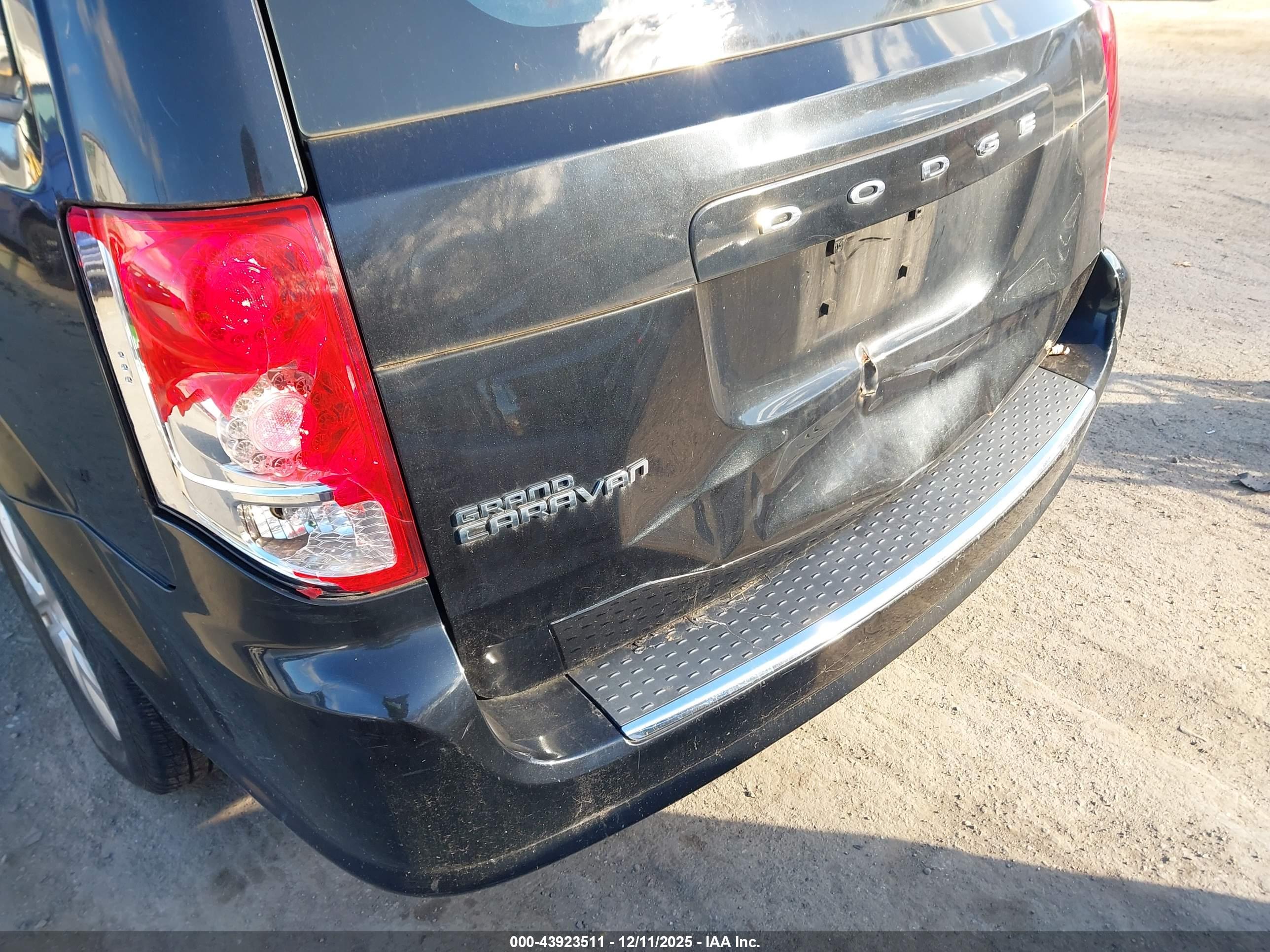 DODGE GRAND image 6