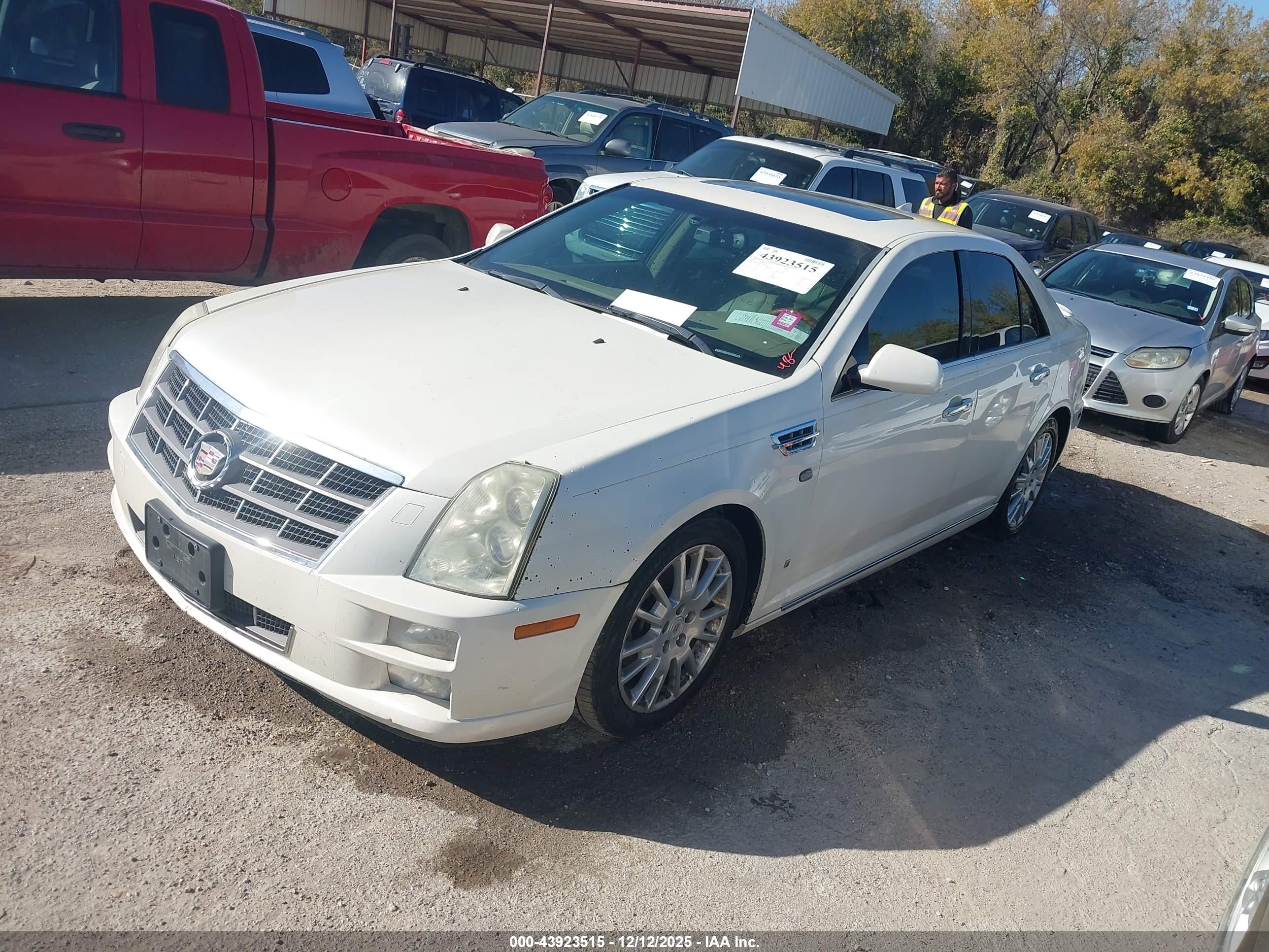 CADILLAC STS image 2