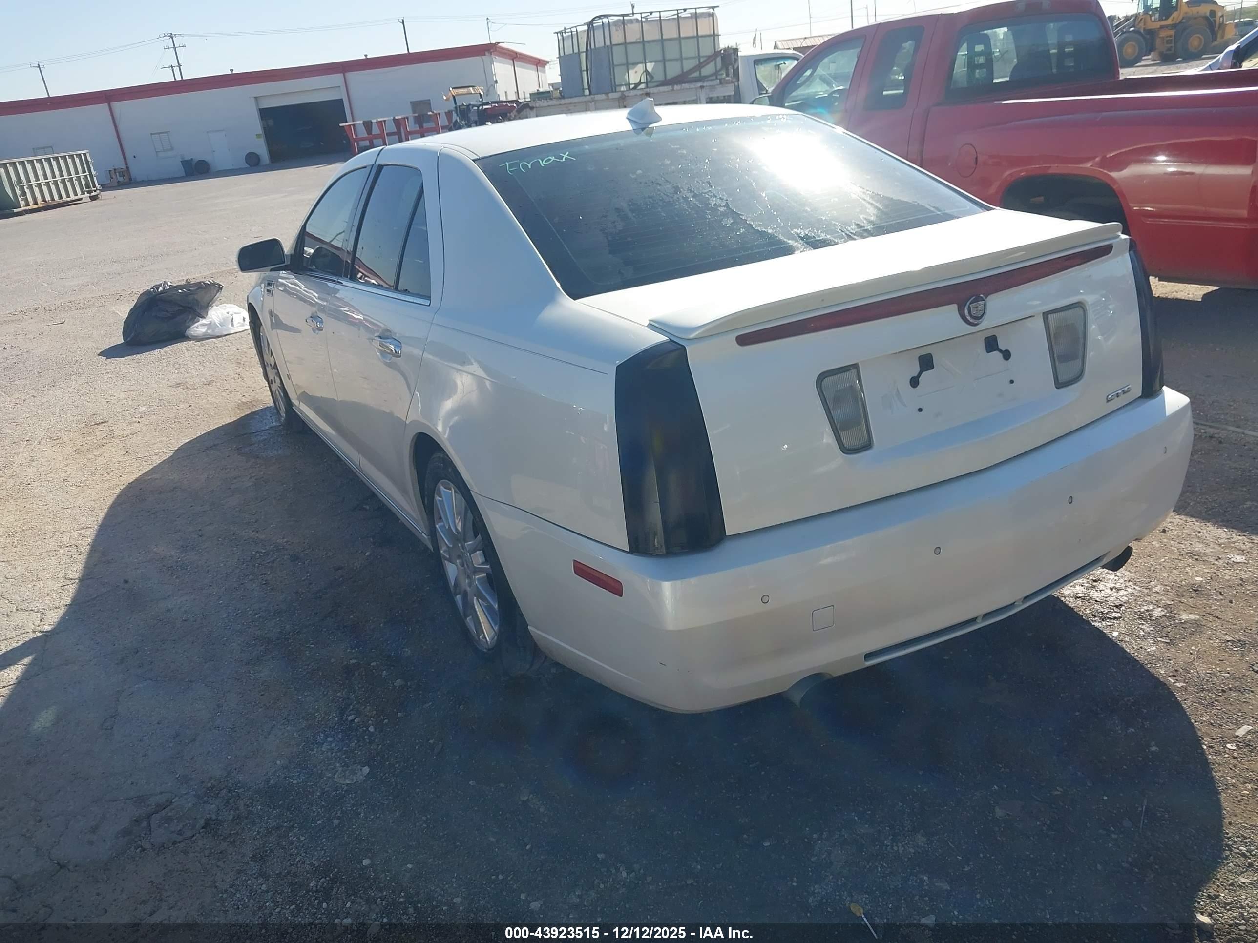 CADILLAC STS image 3
