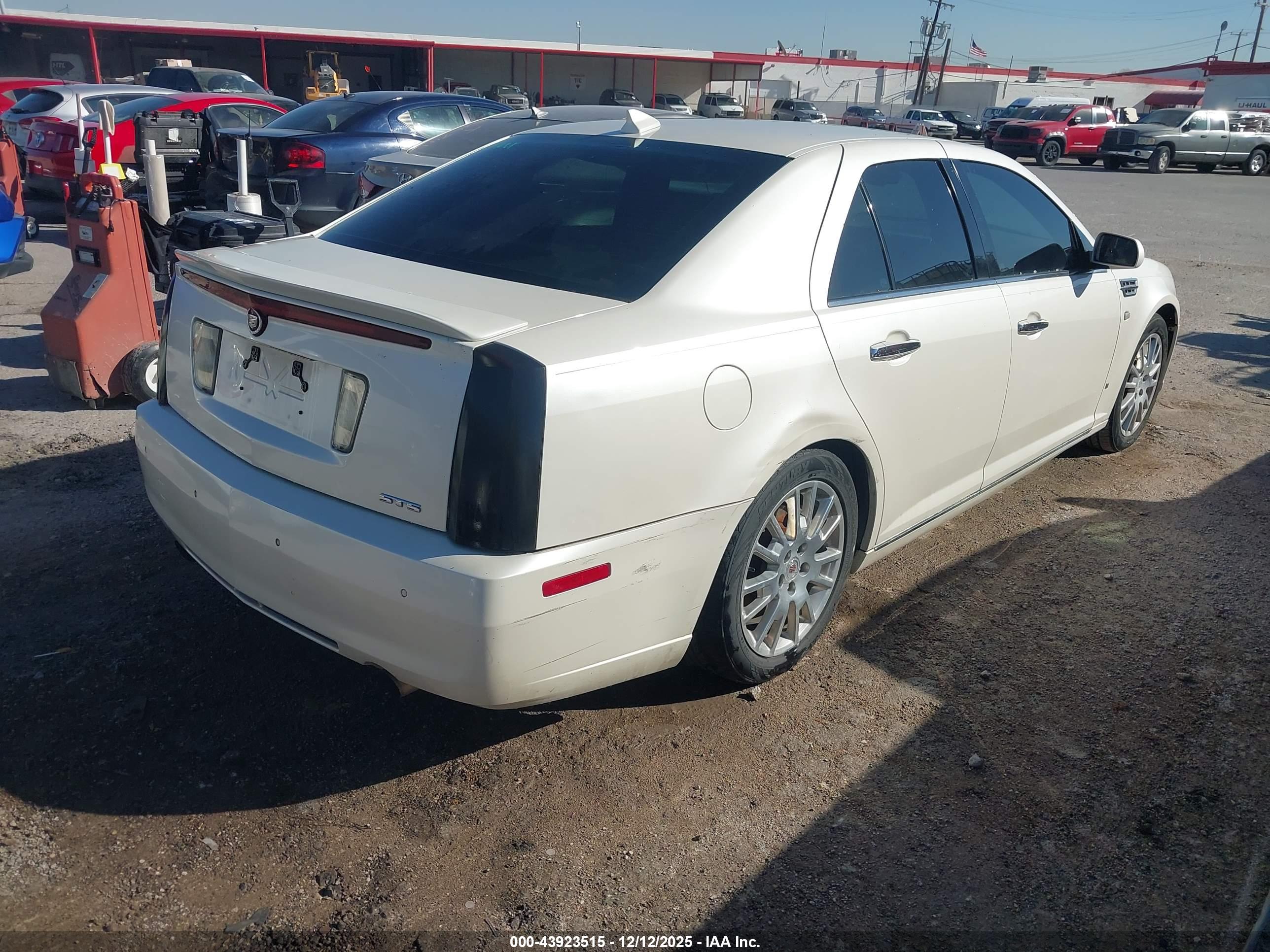 CADILLAC STS image 4