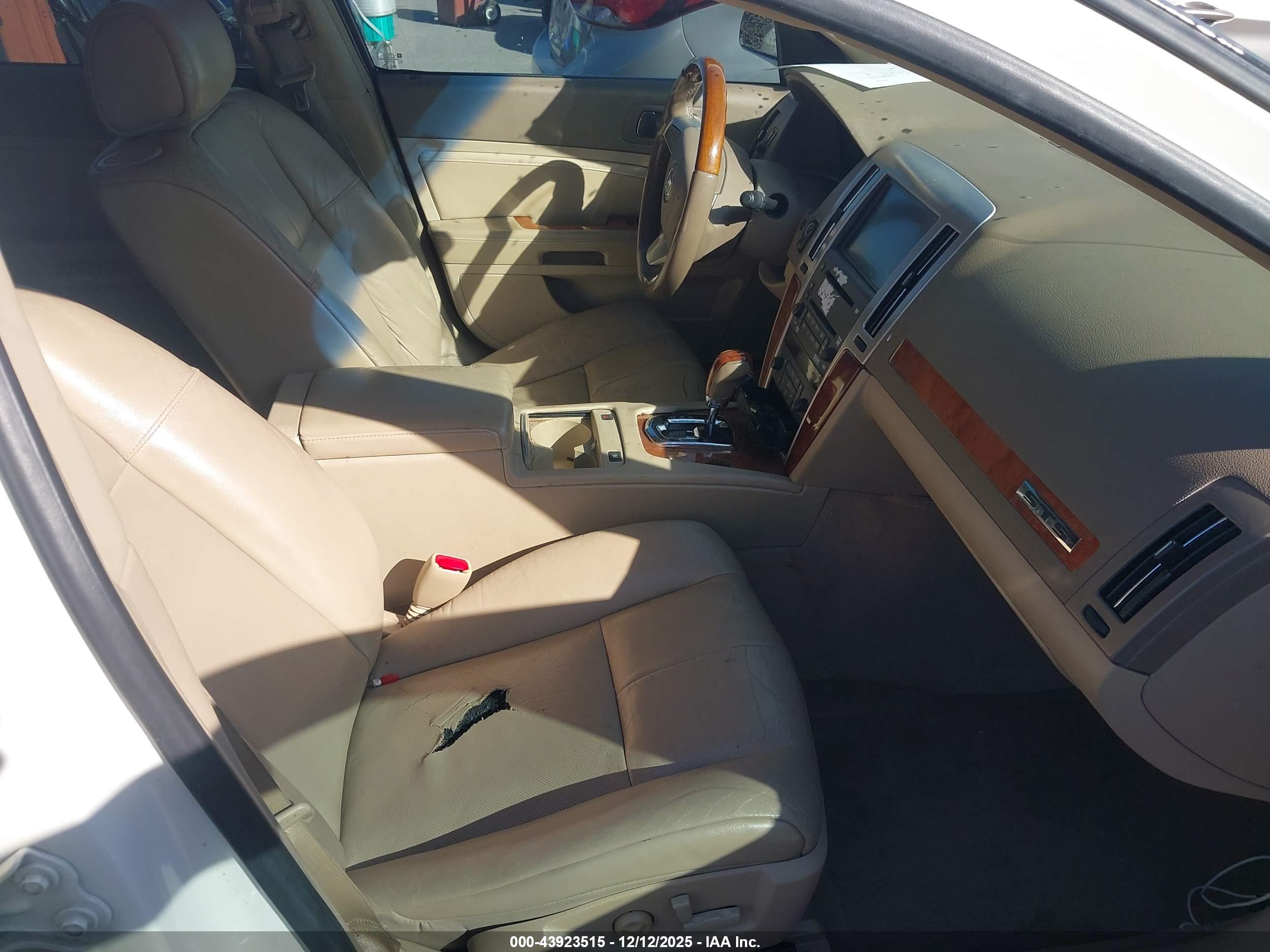 CADILLAC STS image 5