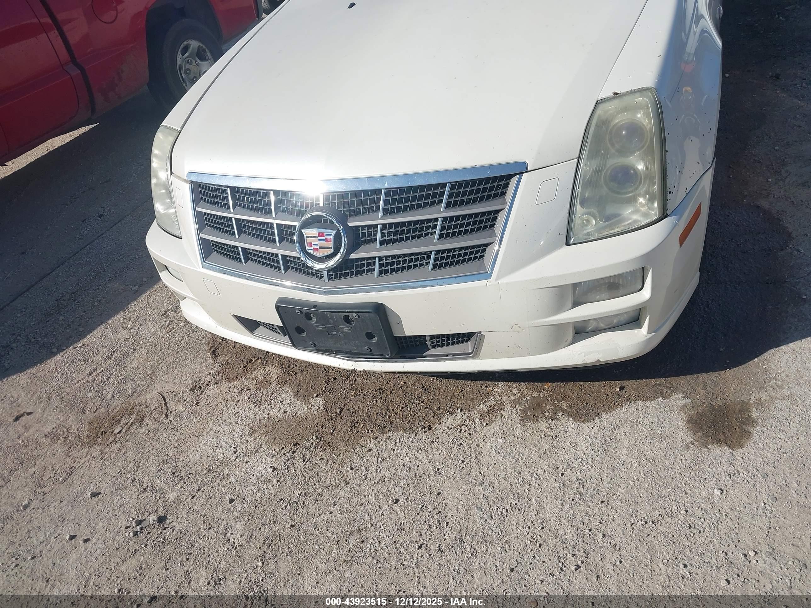 CADILLAC STS image 6