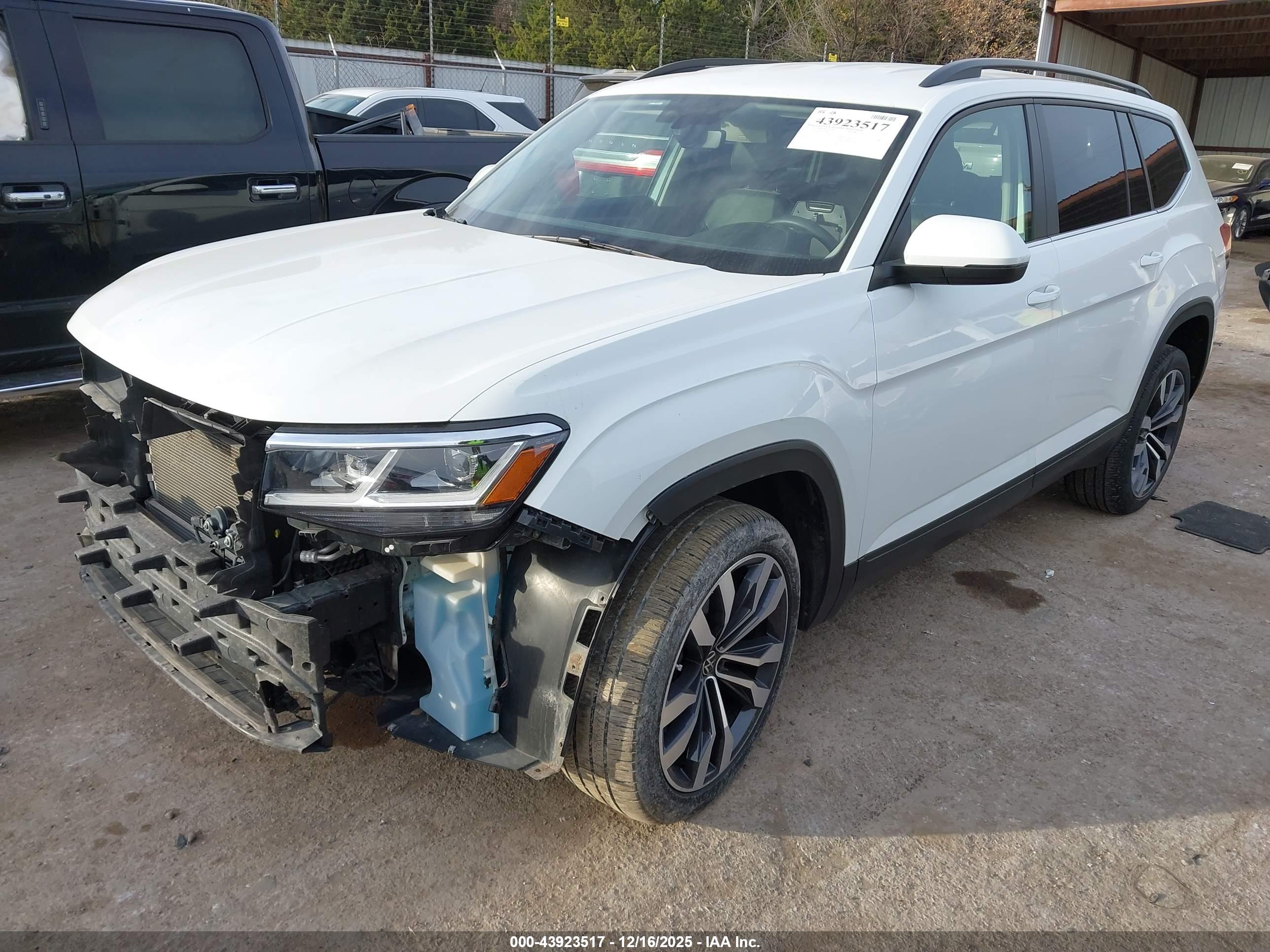 VOLKSWAGEN ATLAS image 2