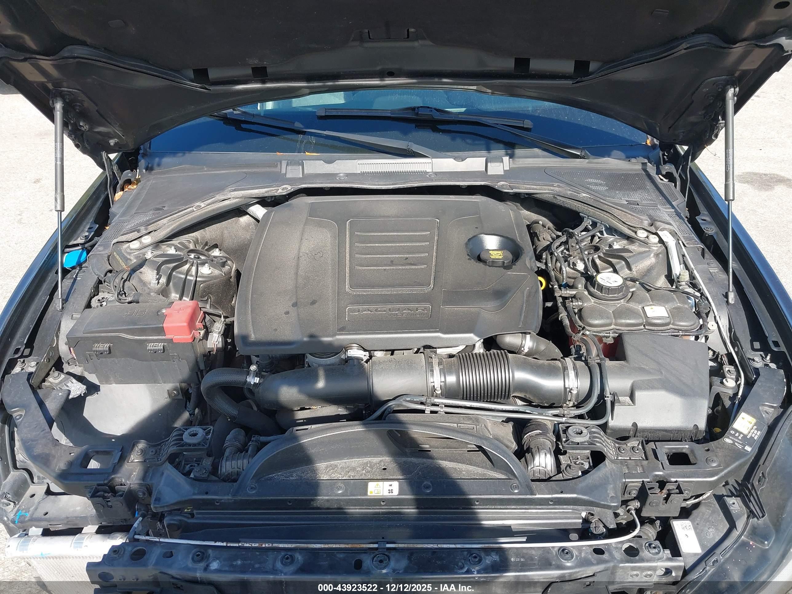 JAGUAR XE image 10