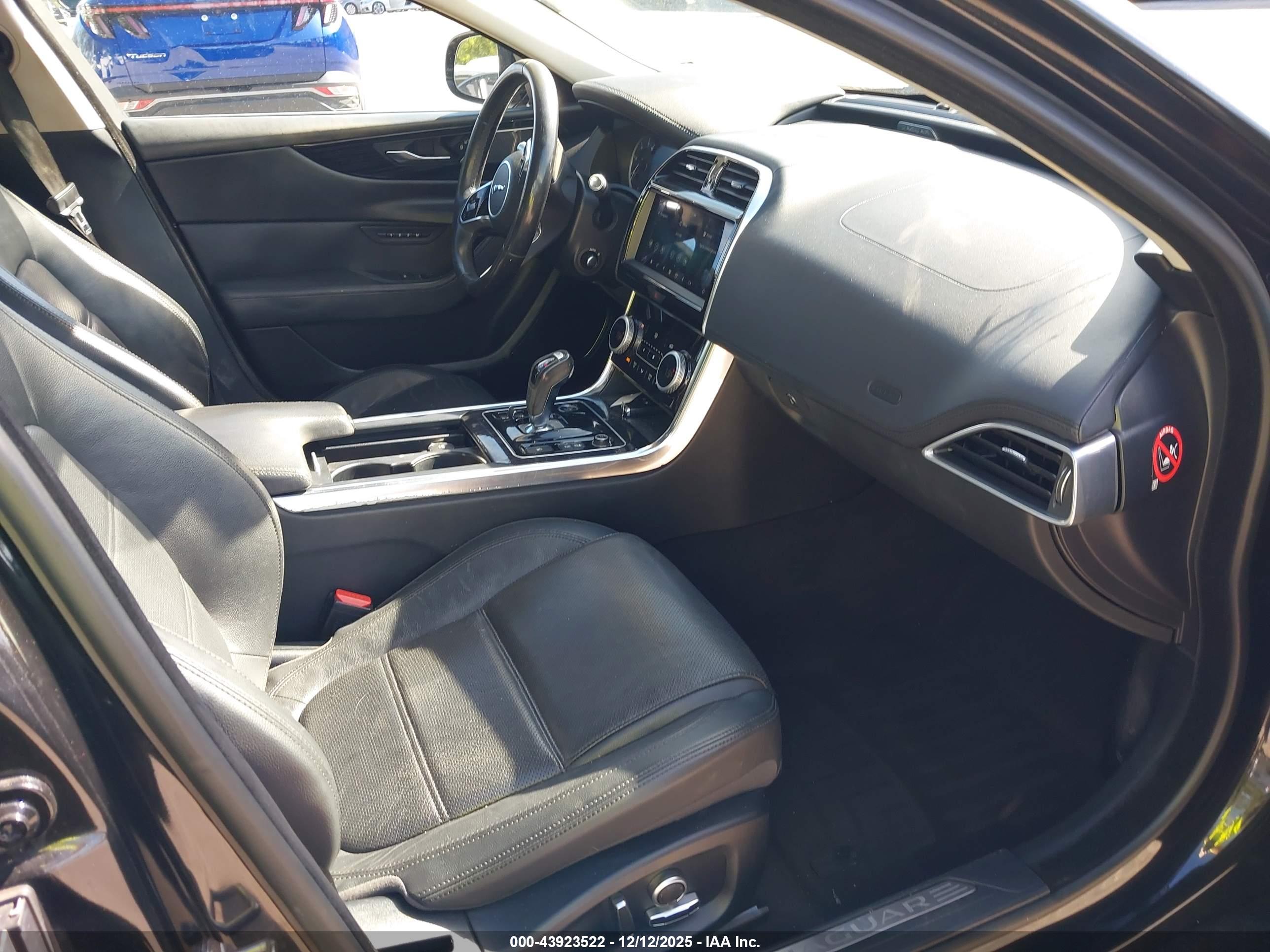 JAGUAR XE image 5