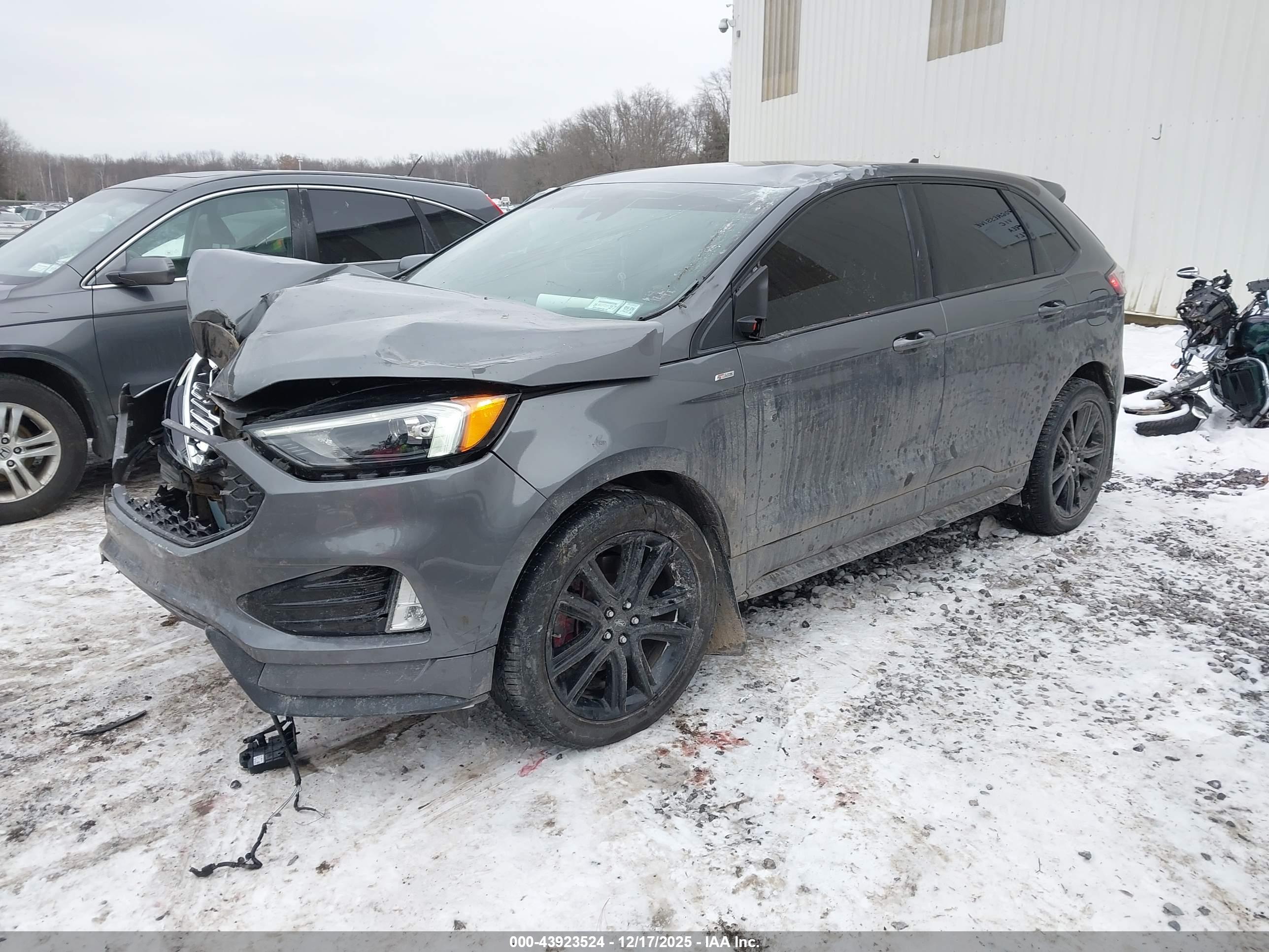 FORD EDGE image 2