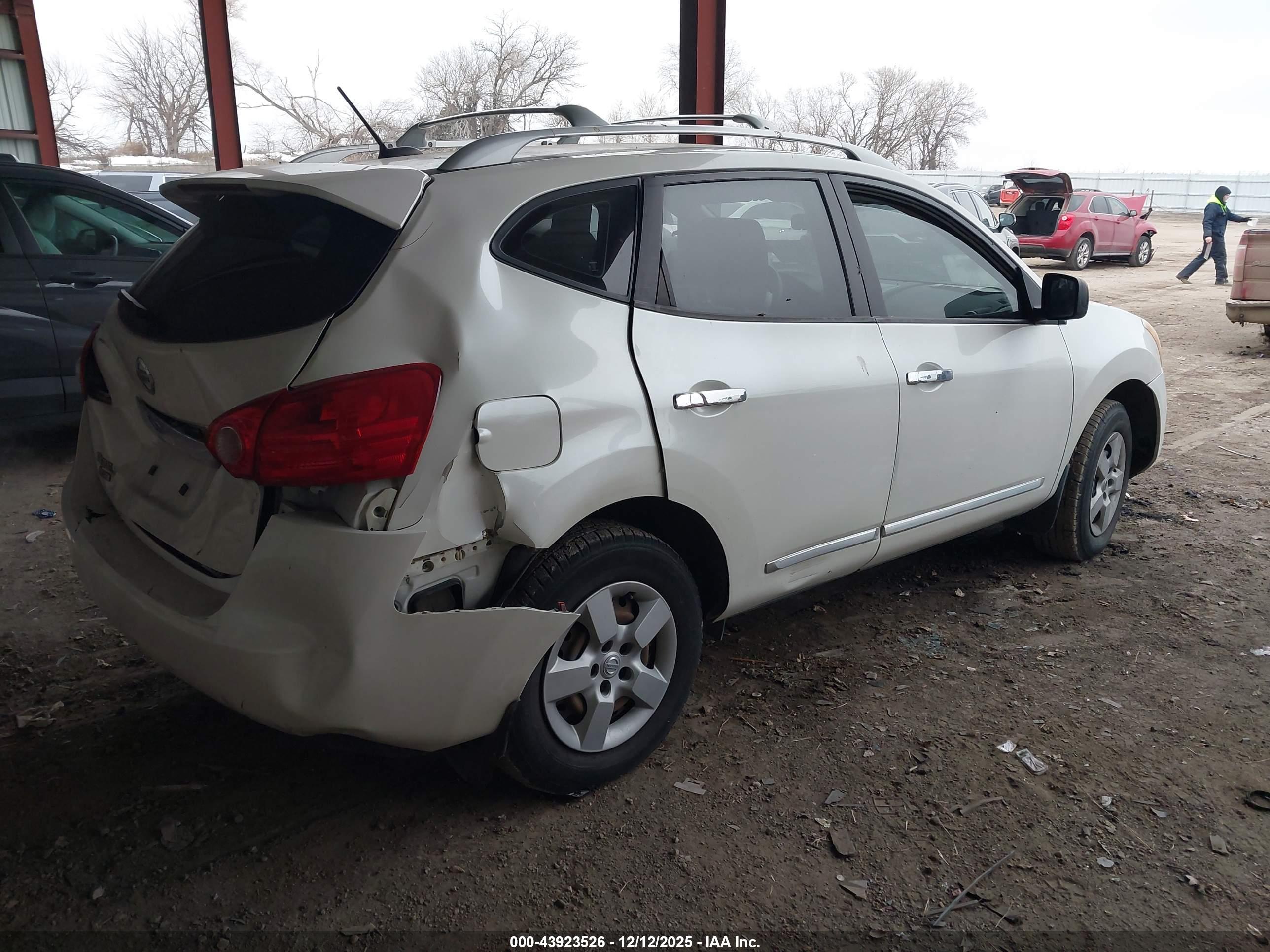 NISSAN ROGUE image 4