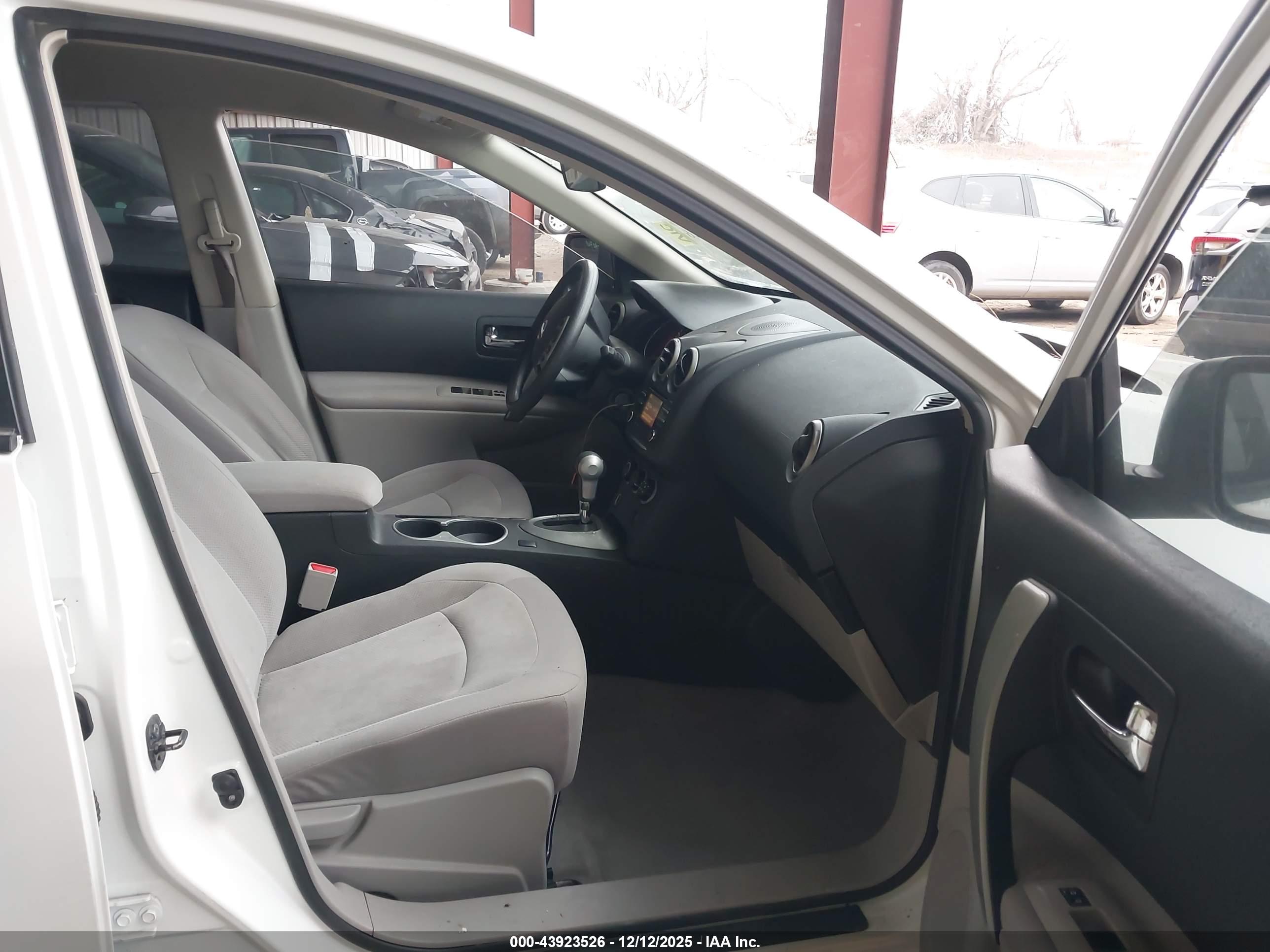 NISSAN ROGUE image 5