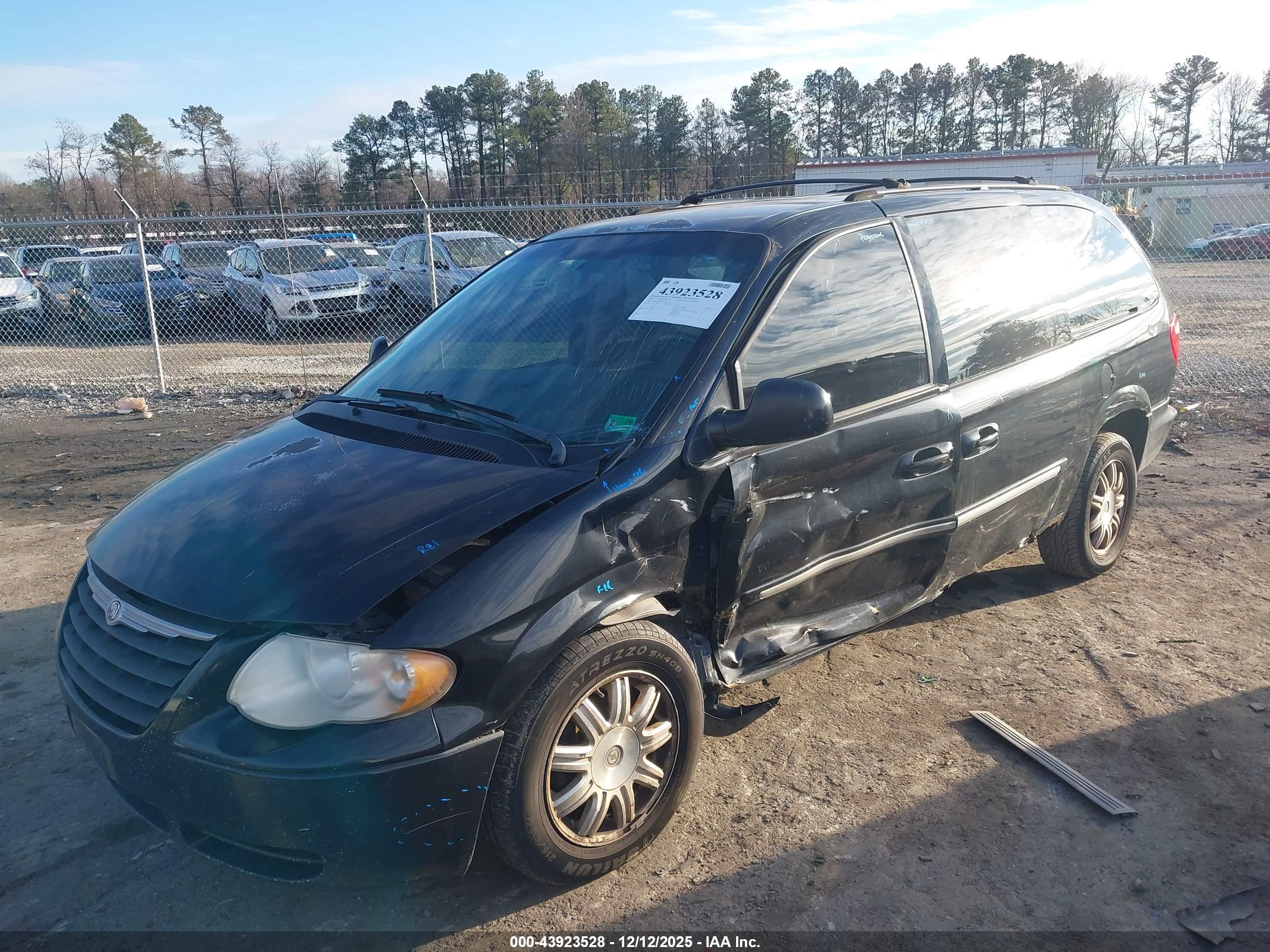 CHRYSLER TOWN image 6