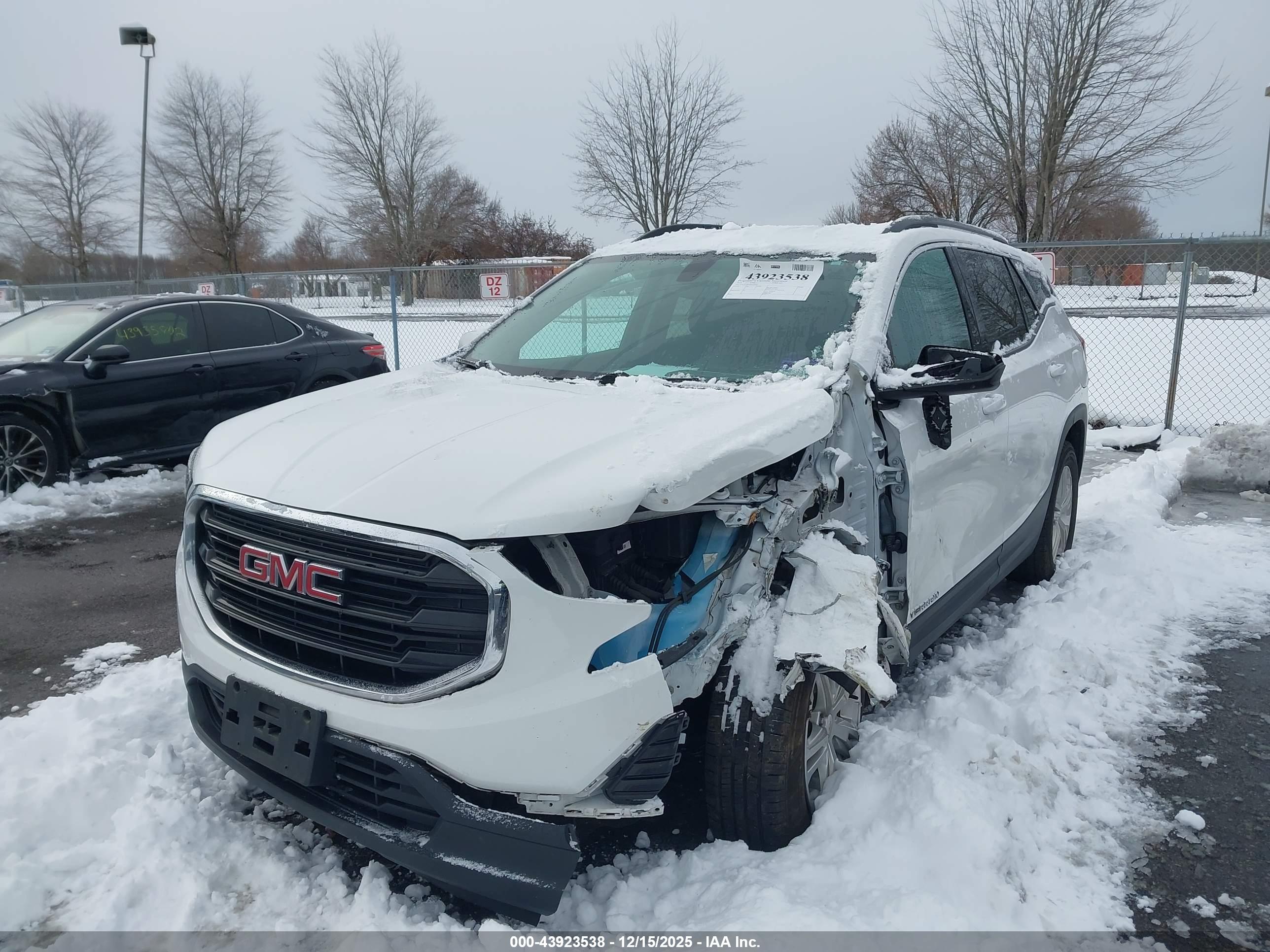 GMC TERRAIN image 2