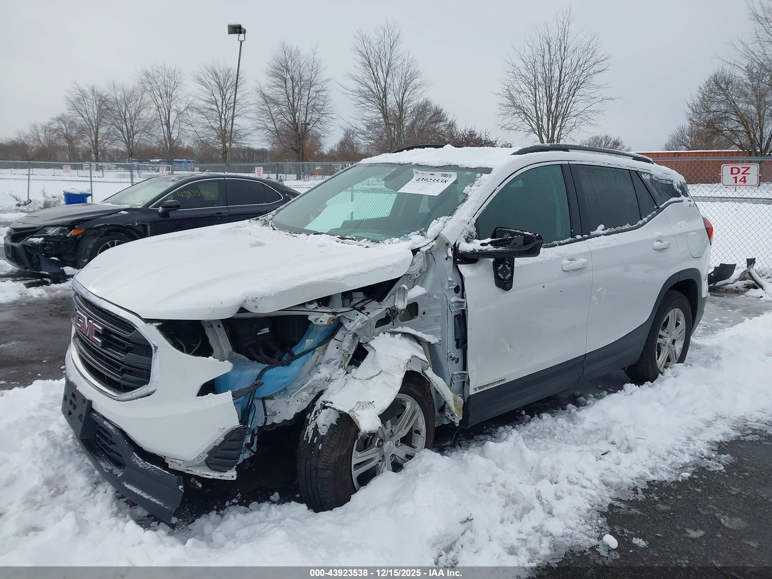 GMC TERRAIN image 6