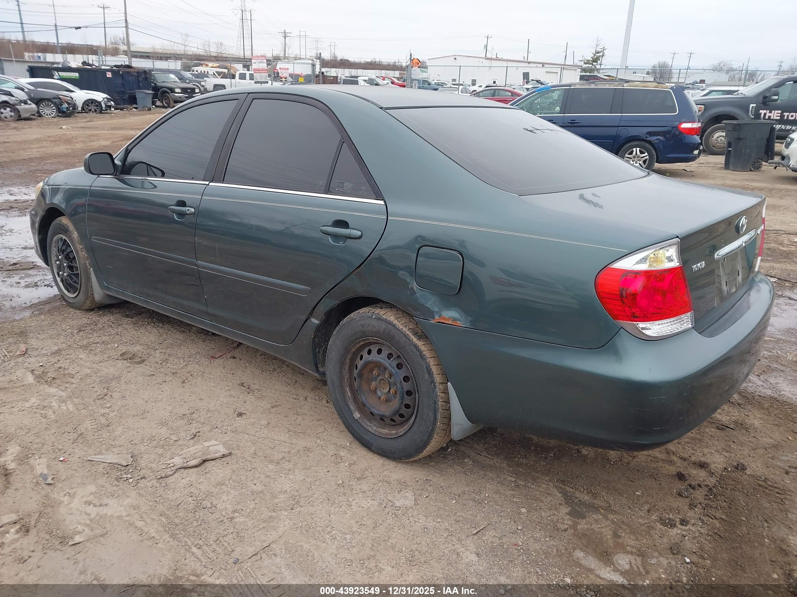 TOYOTA CAMRY image 3