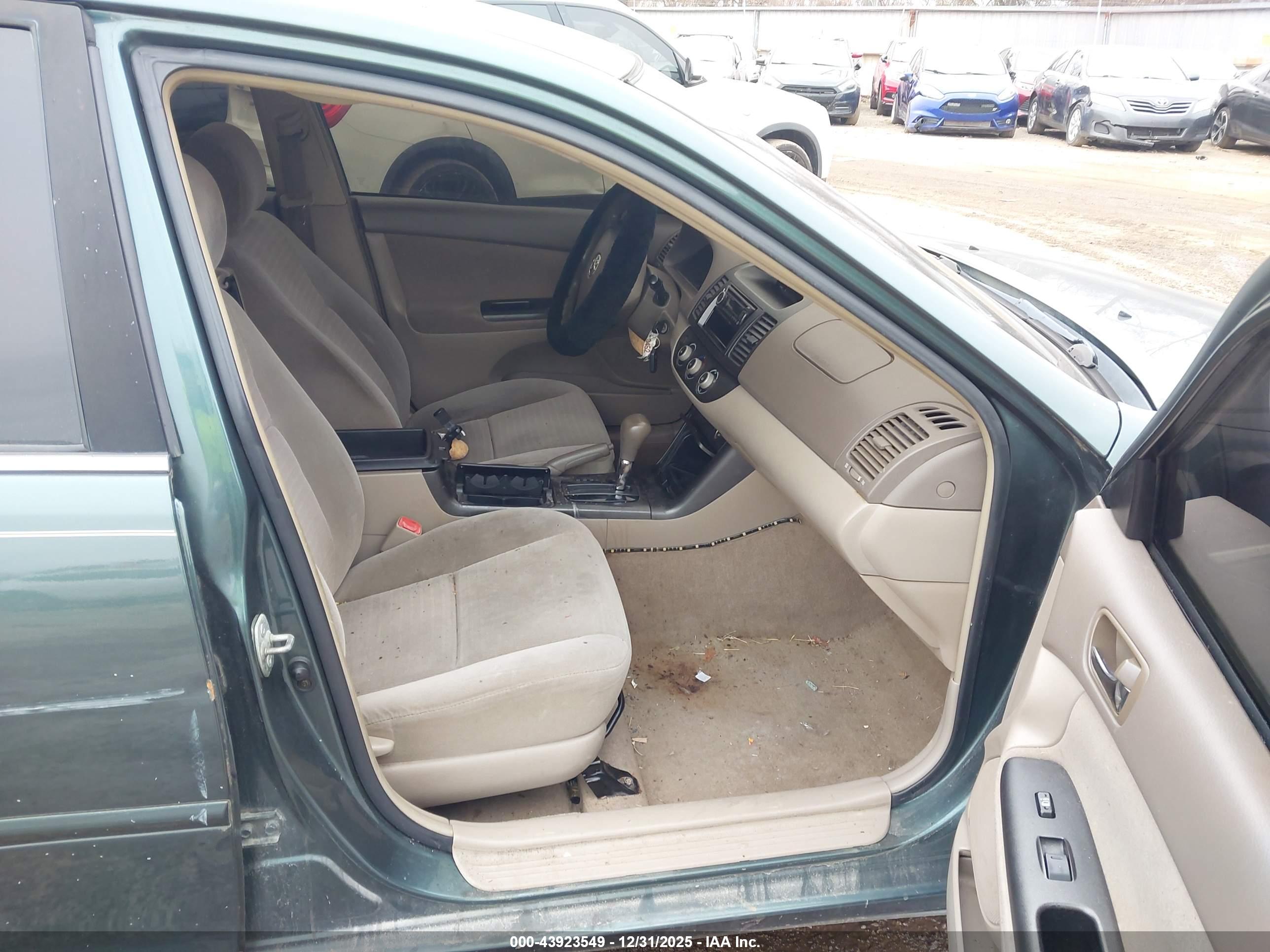 TOYOTA CAMRY image 5